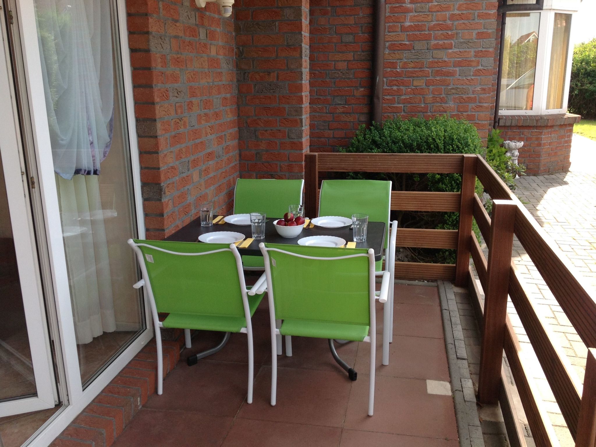 Helle Erdgeschosswohnung mit sonniger Terrasse-Inside