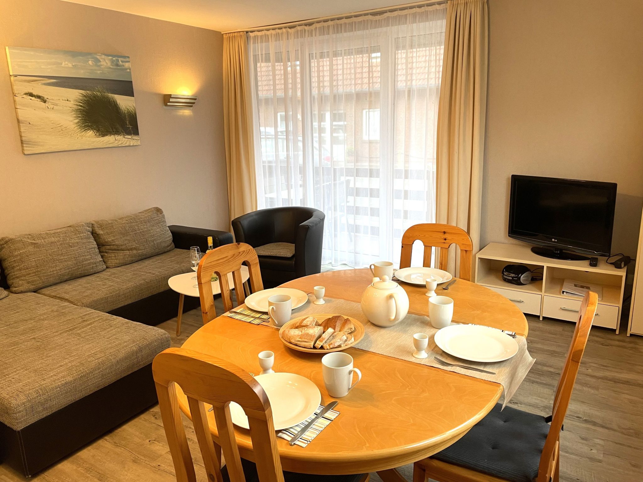 Helle Erdgeschosswohnung mit sonniger Terrasse-Inside