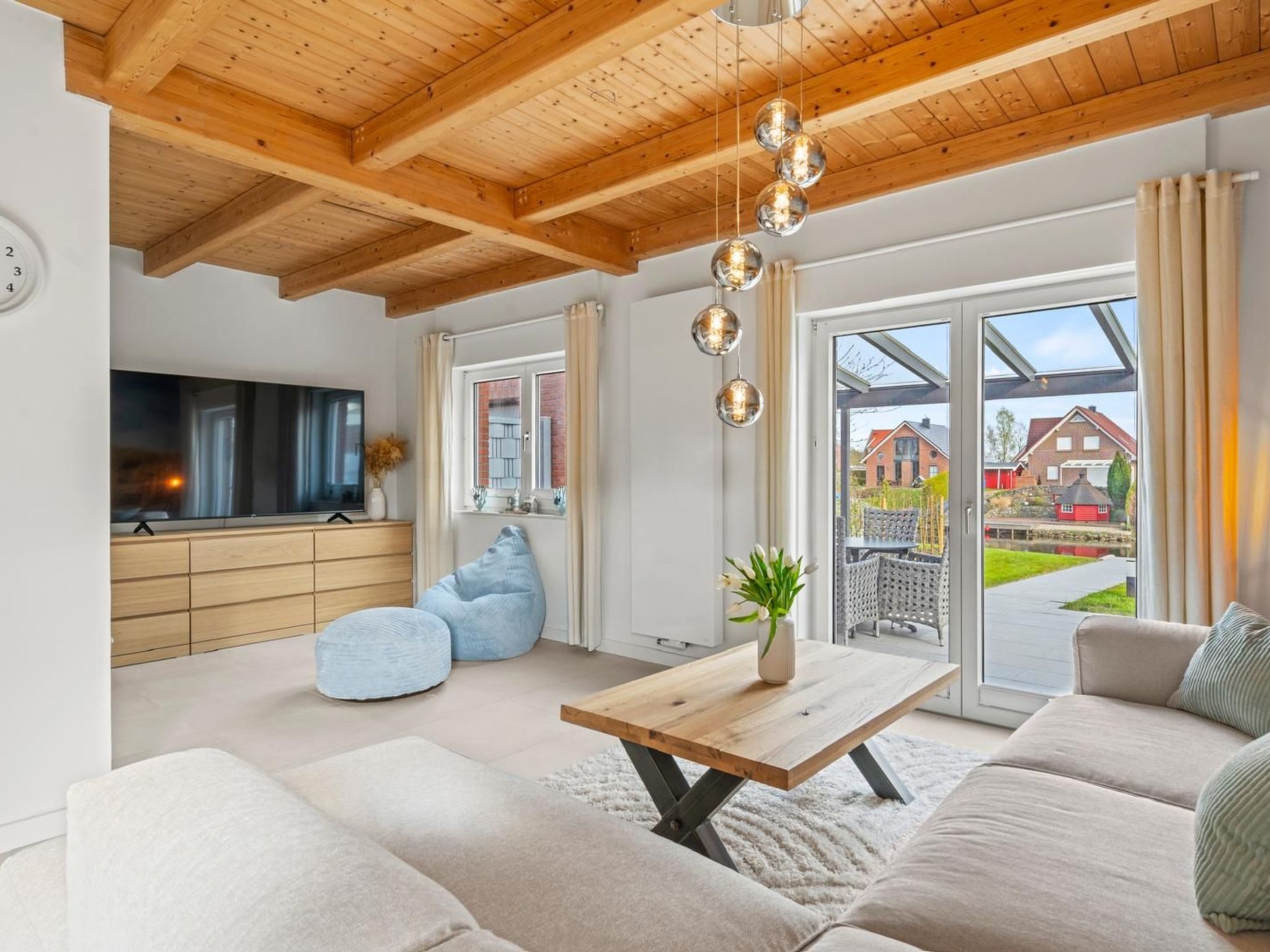 MeerLounge-Image-tags.info