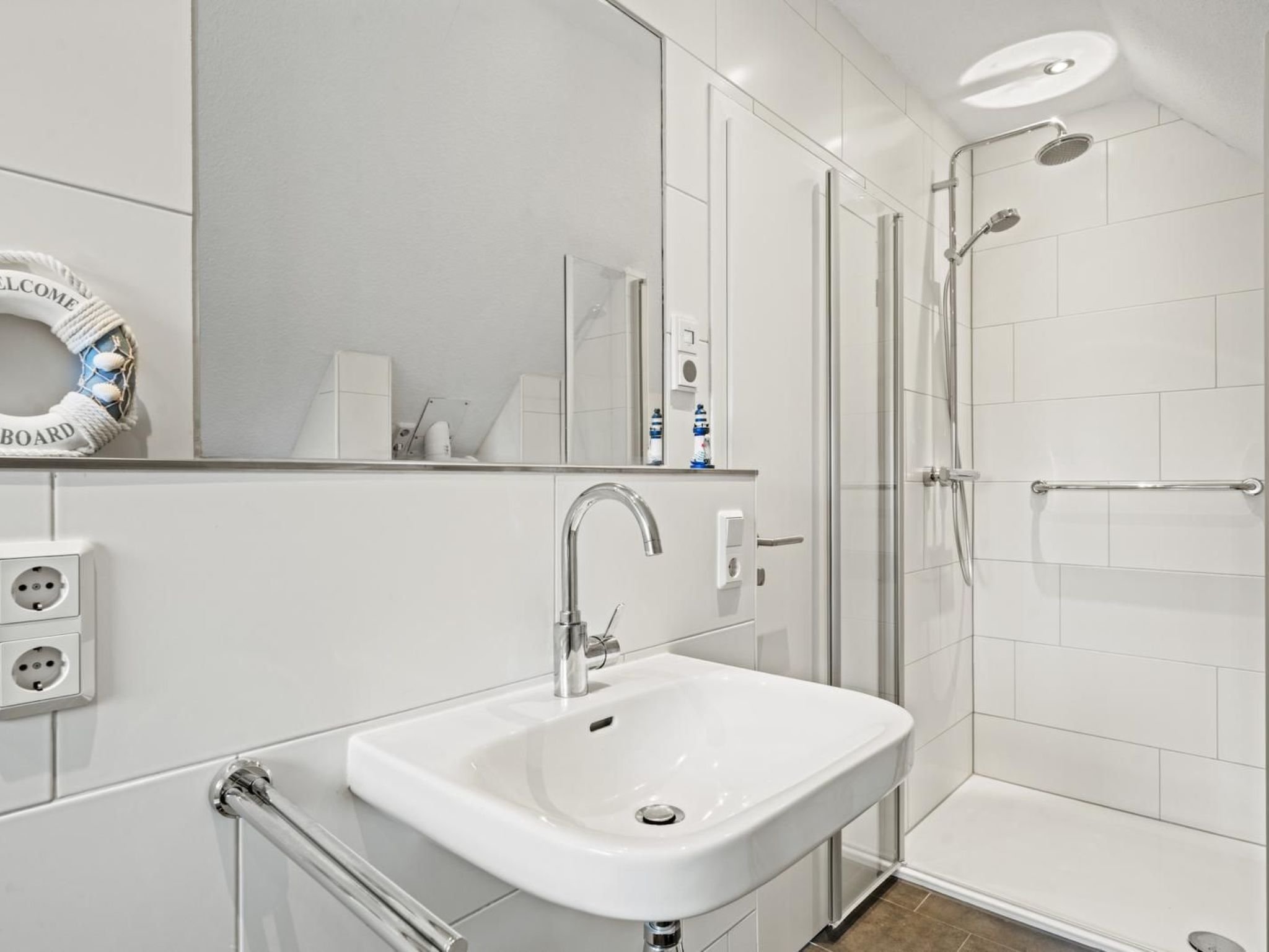 WaterLounge-Image-tags.info