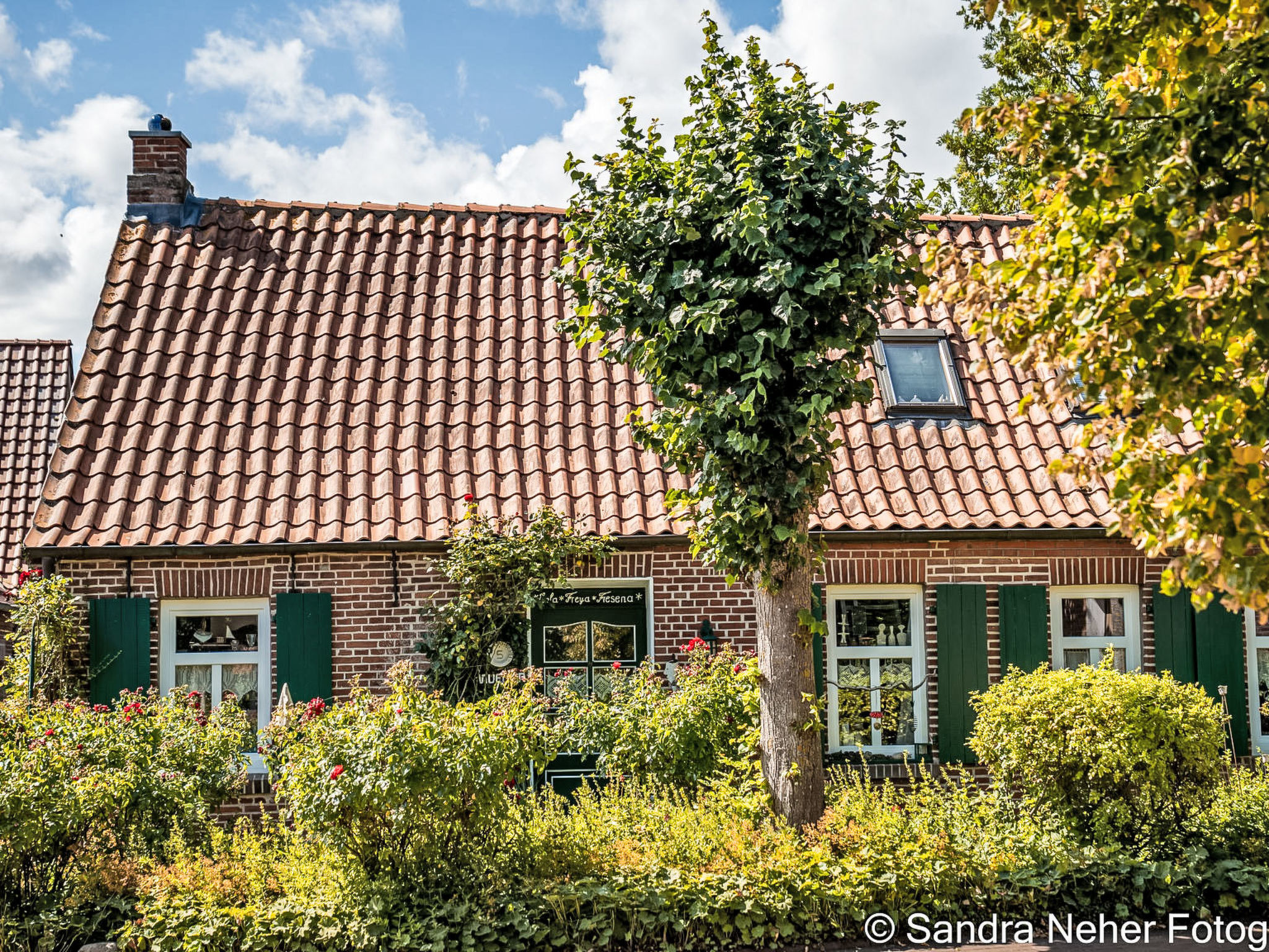 Landgut mit Dachterrasse - Buiten
