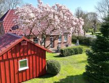 Nannis Huuske: Gezellig vakantiehuis aan de Duitse Noordzeekust bij Greetsiel - thumbnail 1