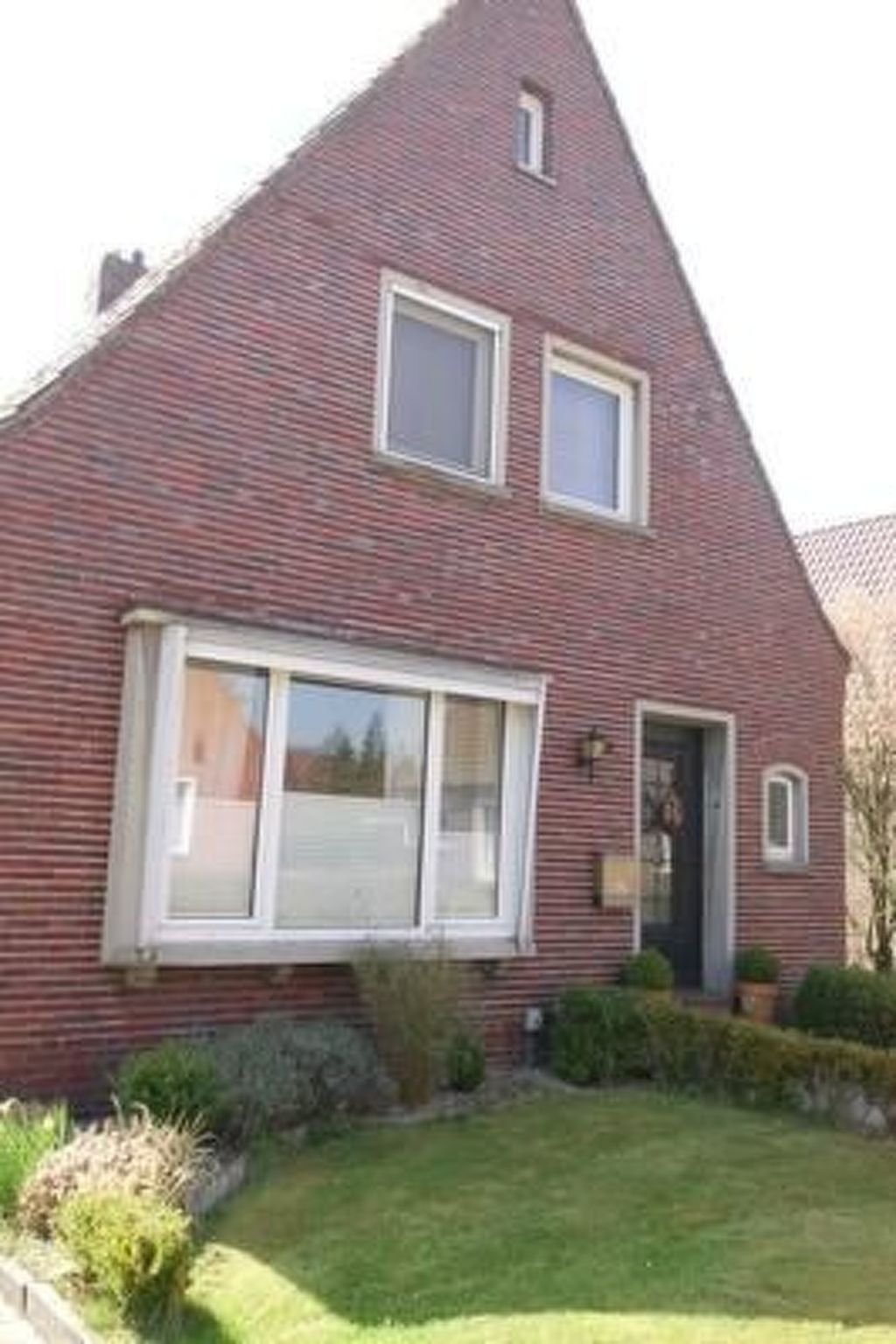 In Norden mit großem Garten