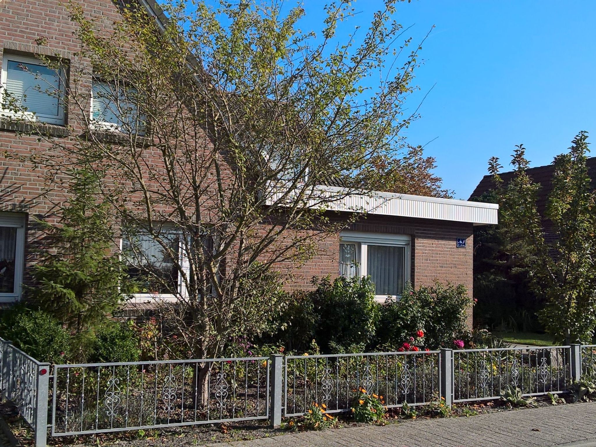 Mit Garten und Gartenhaus-Image-tags.info