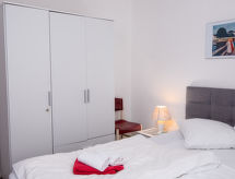 Op 400 m van zee: Ruim appartement Seebär in Norddeich - thumbnail 5