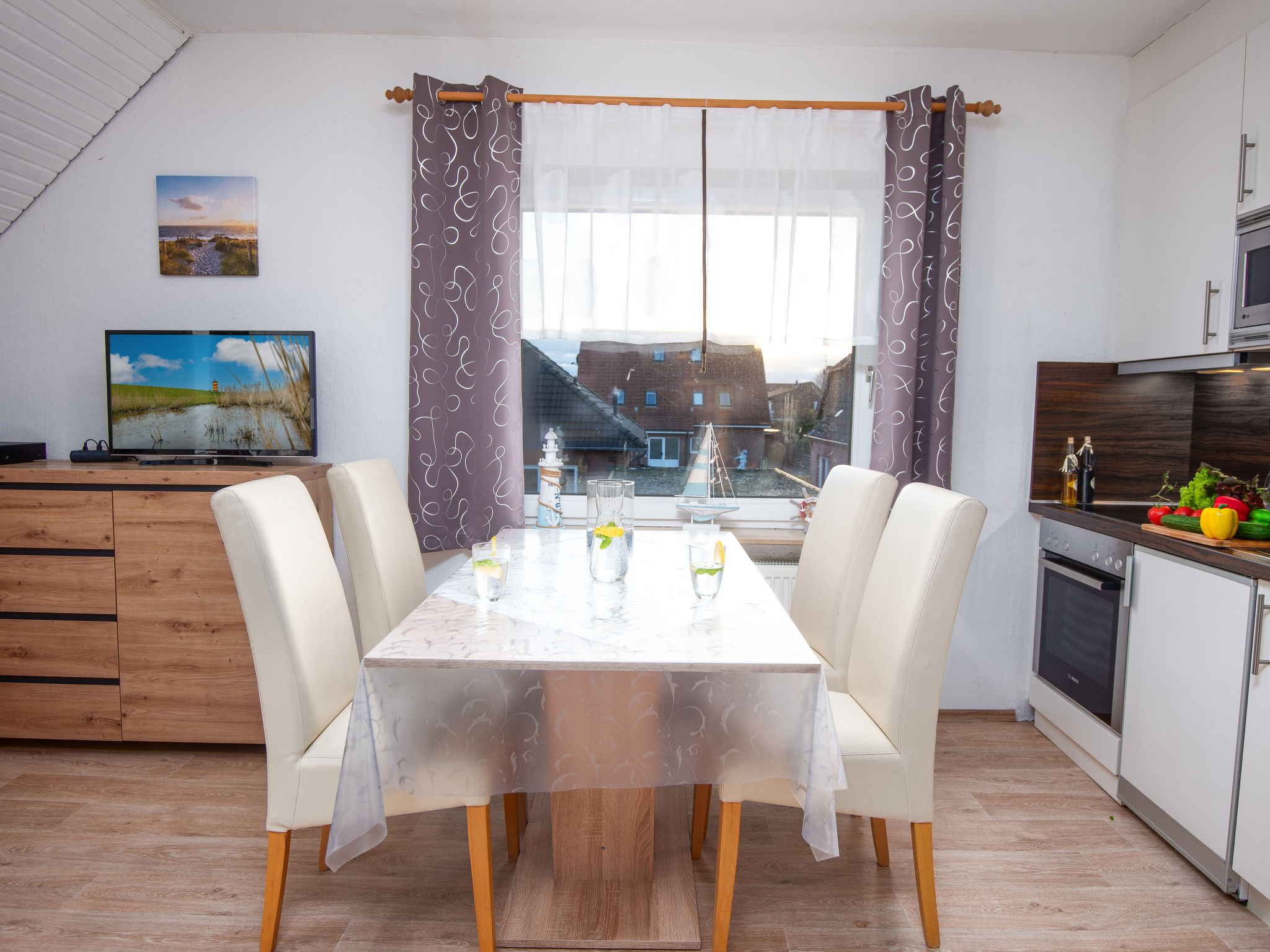 Kitchen / Dining Room
