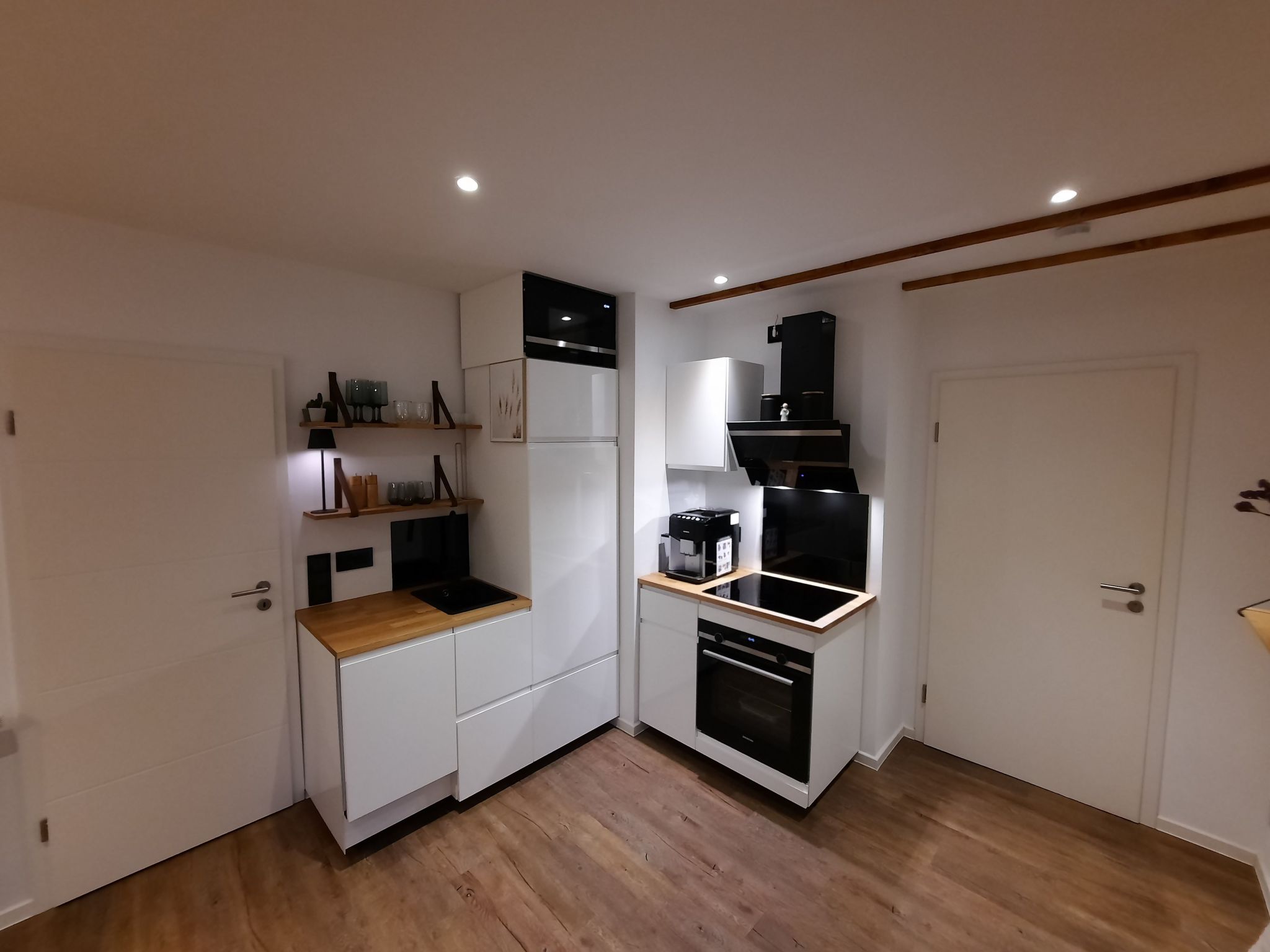 Lachmöwe by DeJu-Binnen