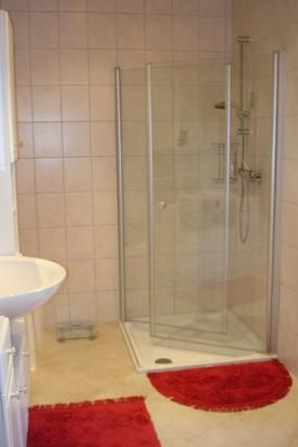 In Hage mit Garten, Terrasse und Grill-Binnen