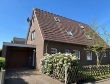 mit Südwestterrasse mit Stellplatz