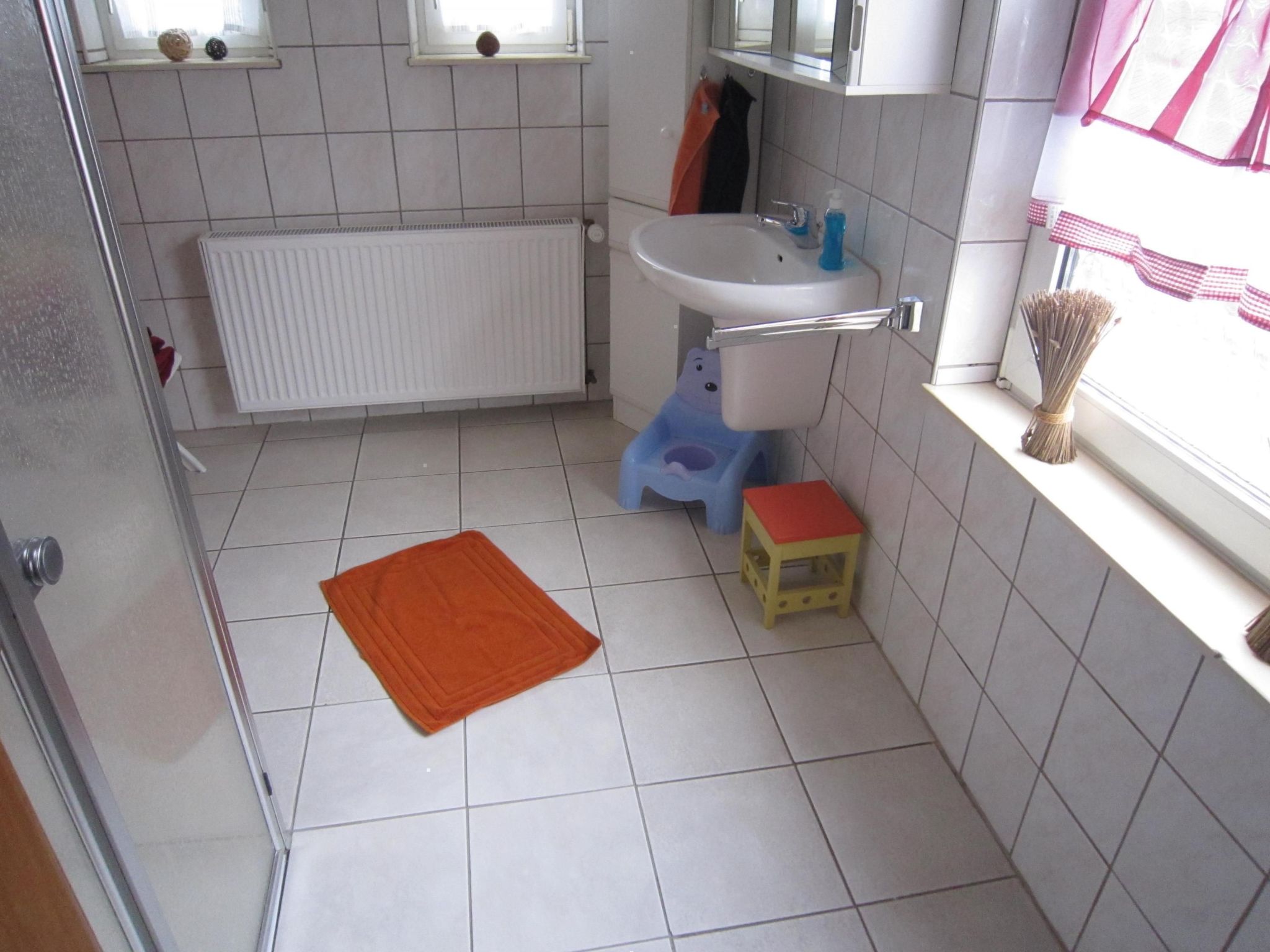 Mit Garten und Terrasse-Binnen