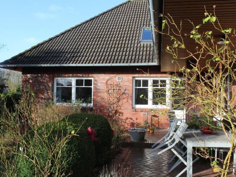 Ruim appartement Lüntjenüst in Marienhafe voor 4 personen in Marienhafe