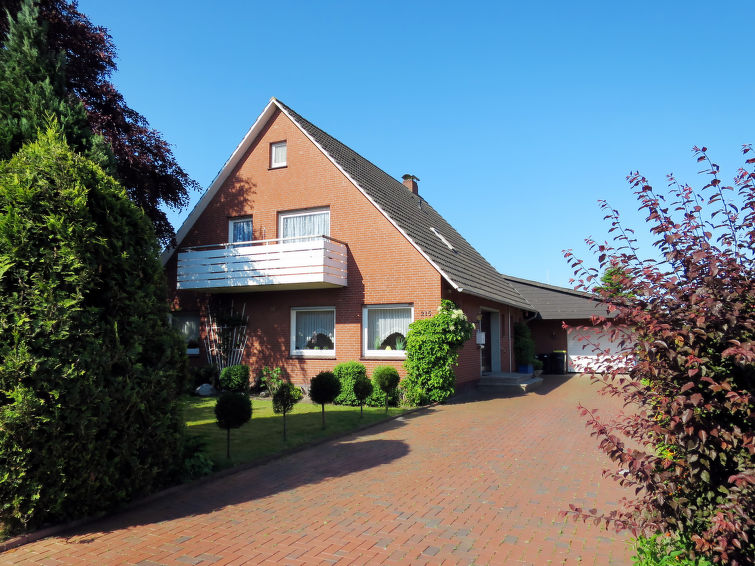 Centraal gelegen ruim vakantiehuis Lilly in Marienhafe voor 9 personen in Marienhafe