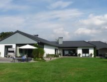 Großzügiges Haus mit traumhafter Gartenanlage