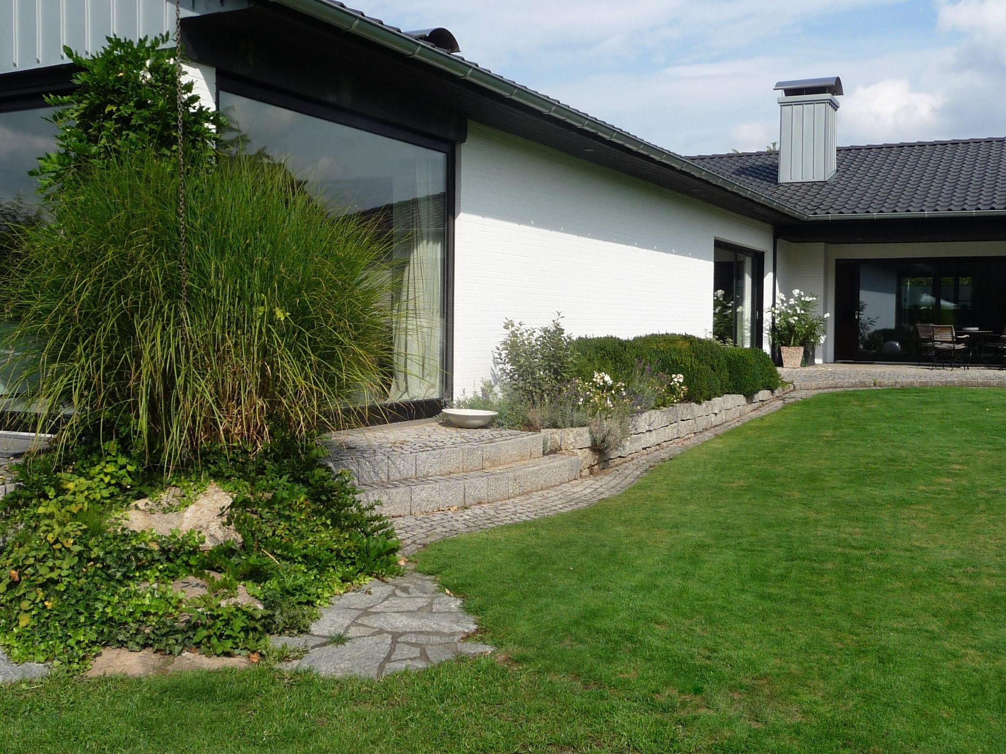 Großzügiges Haus mit traumhafter Gartenanlage-Binnen