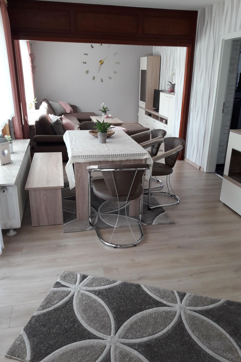 Mit Garten, Grill und Terrasse-Inside