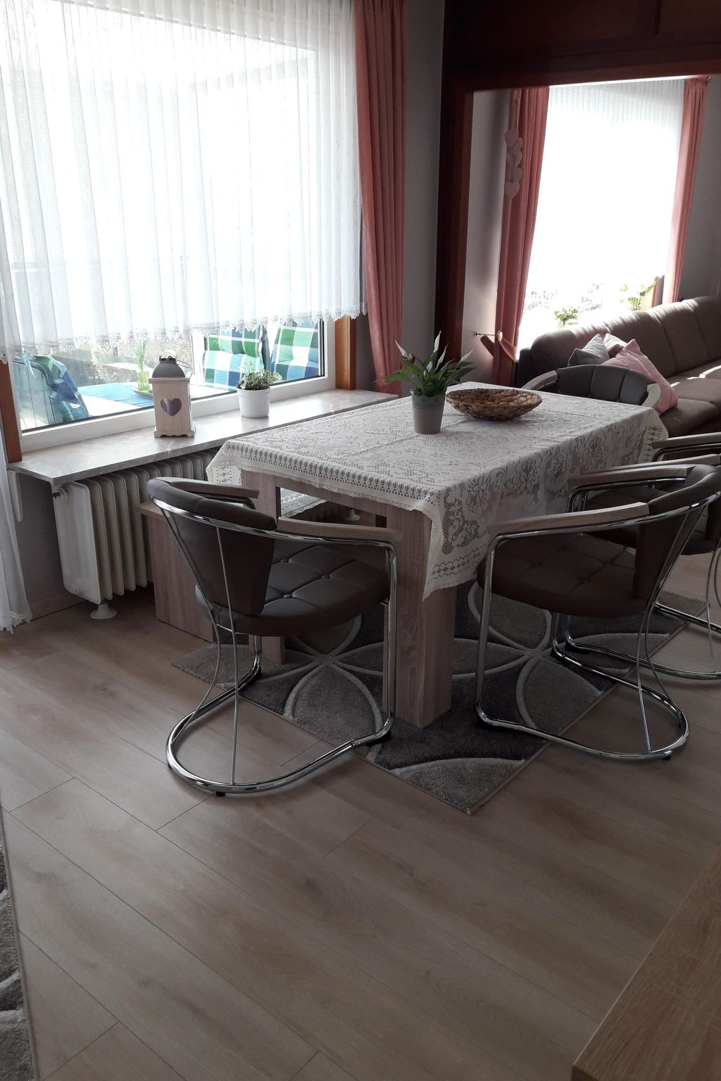 Mit Garten, Grill und Terrasse-Inside