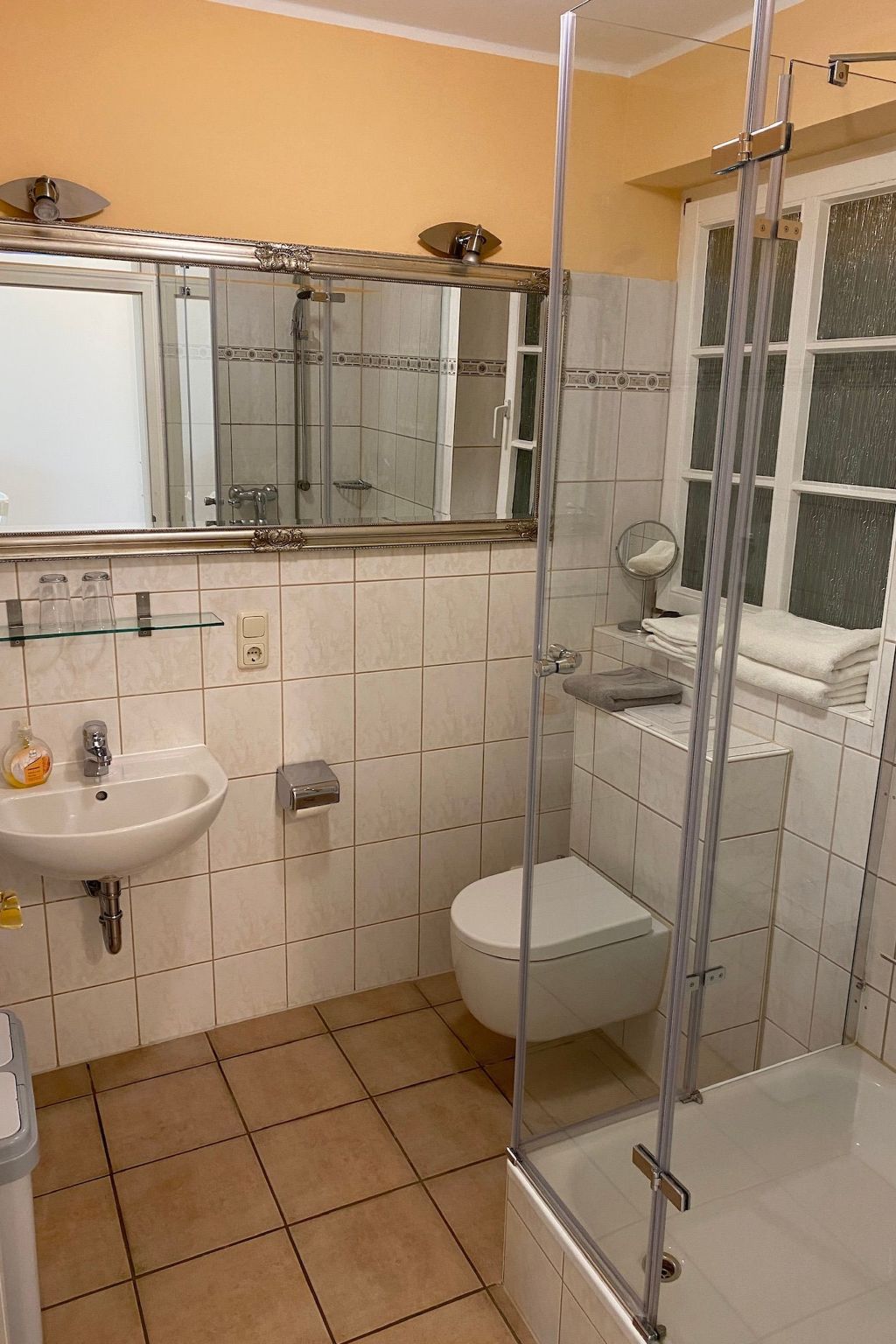 Großzügiges Studio in einem kleinen Fachwerkhaus-Image-tags.info