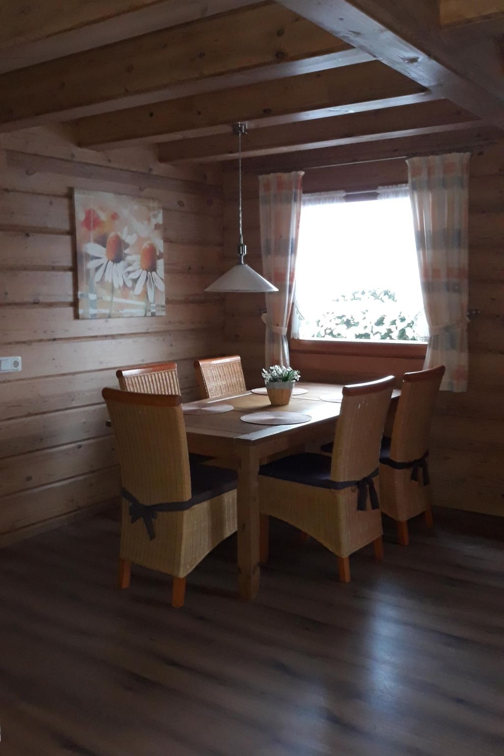 Gemütliches Blockhaus in Waldrandlage mit Sauna-Drinnen