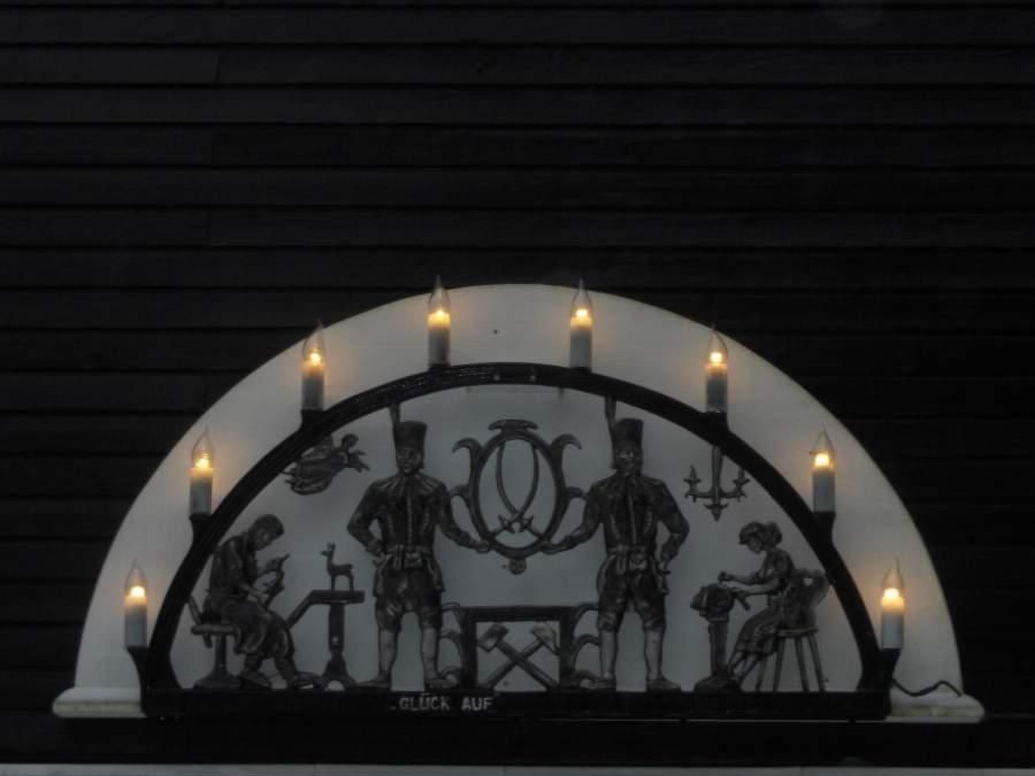 Premium-Ferienwohnung mit Balkon und Bergblick-Drinnen