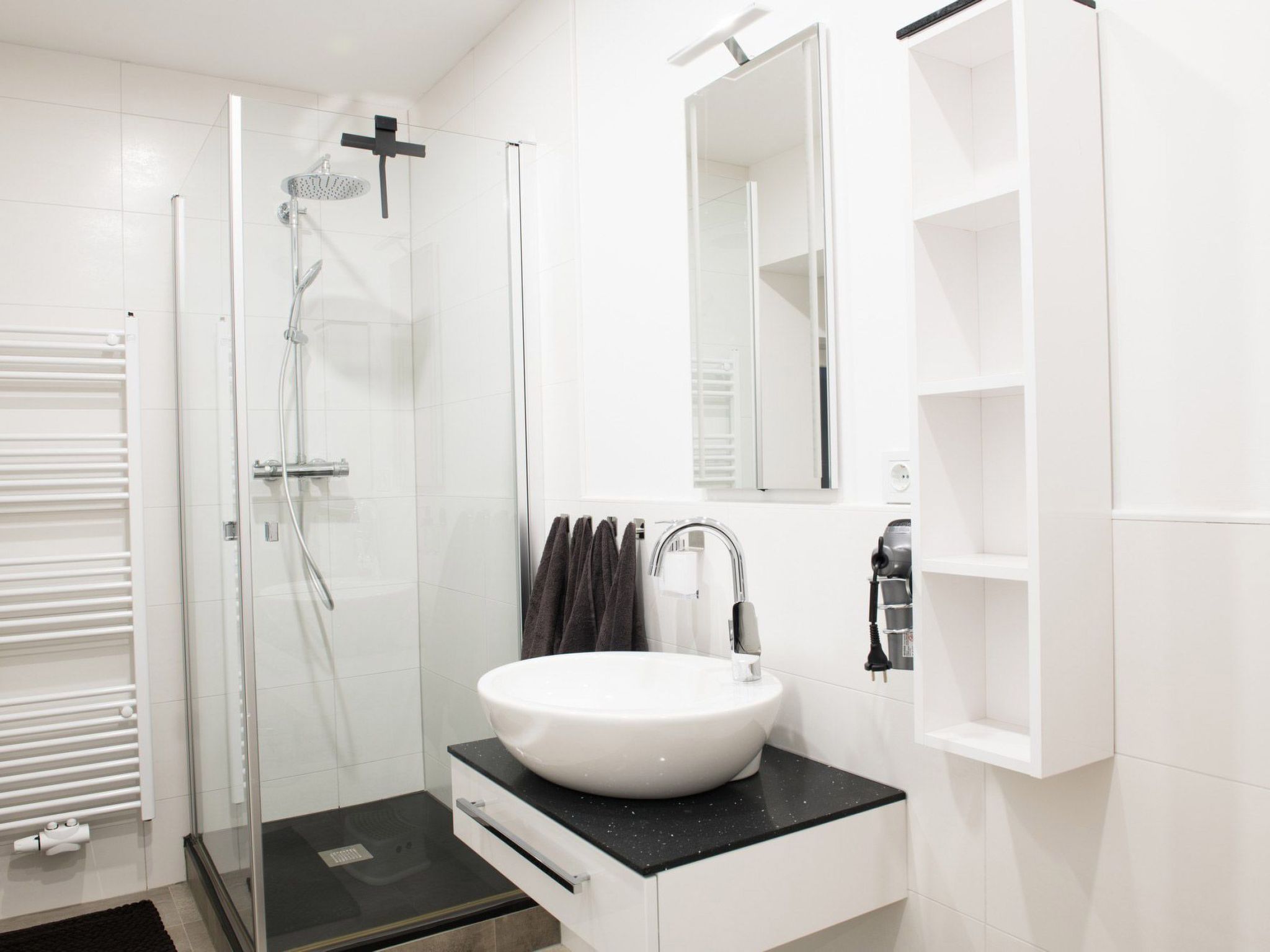 Kinas Suite EG-Drinnen