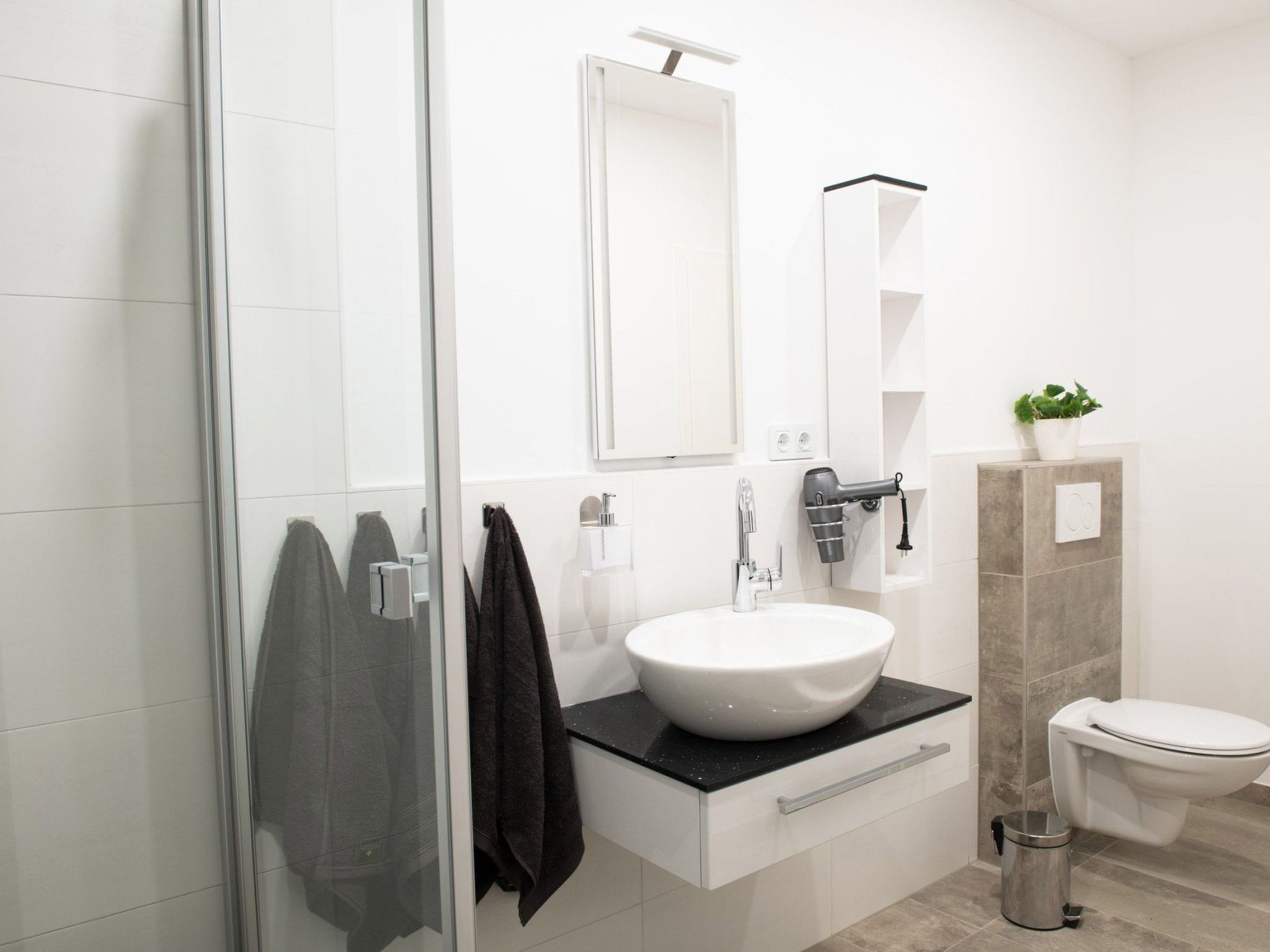 Kinas Suite EG-Drinnen