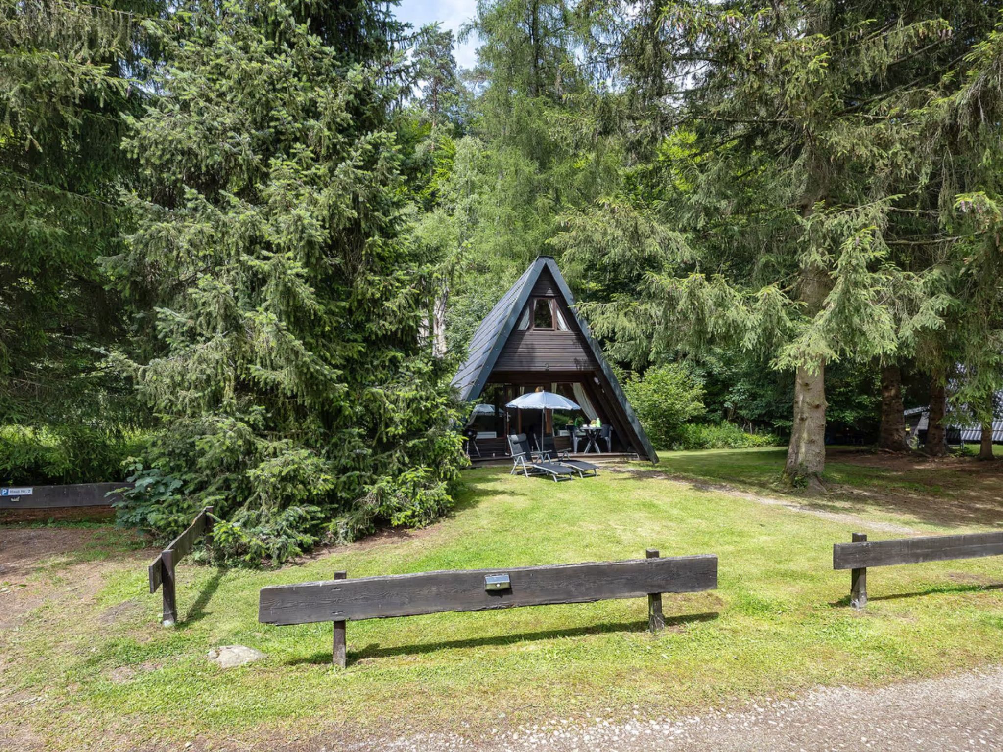 Tolles Ferienhaus mit Garten, Grill und Parkplatz-Image-tags.info