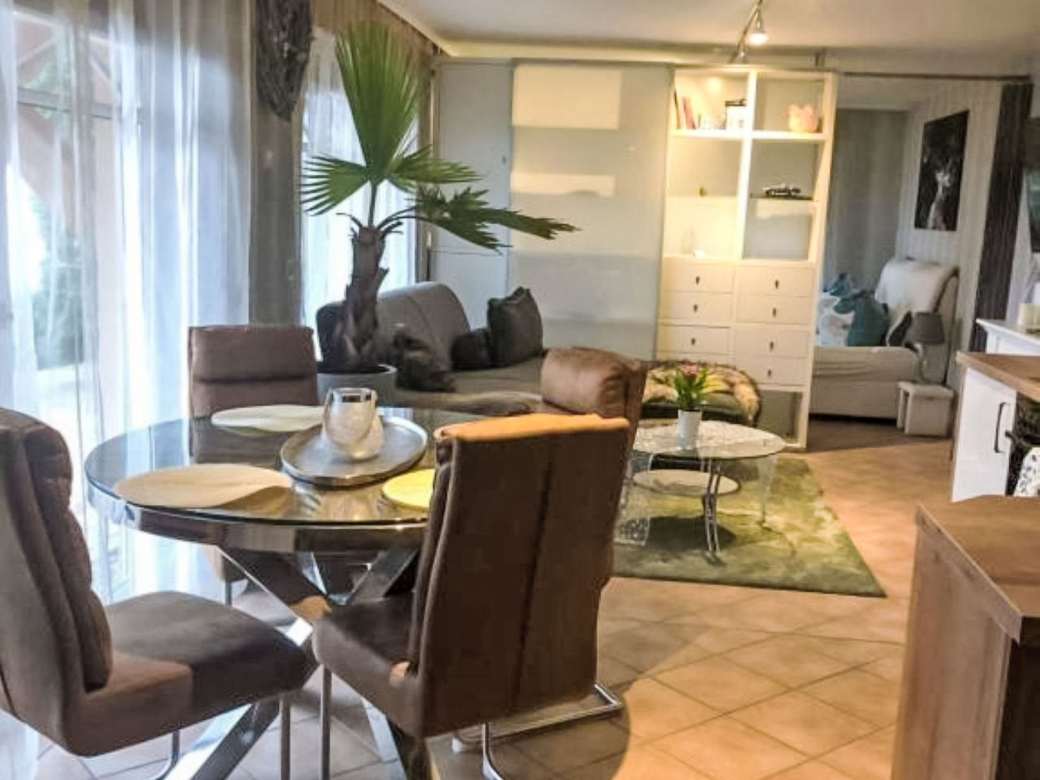 Großzügige Ferienwohnung mit Balkon
