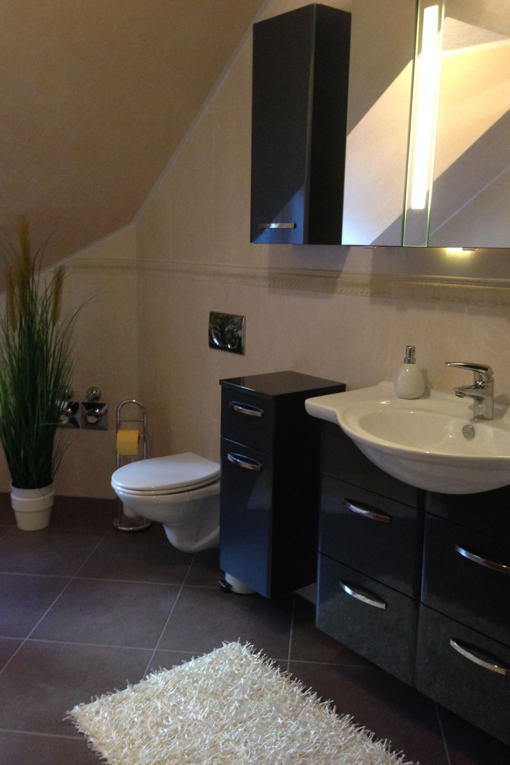 Großzügige Ferienwohnung mit Balkon-Drinnen