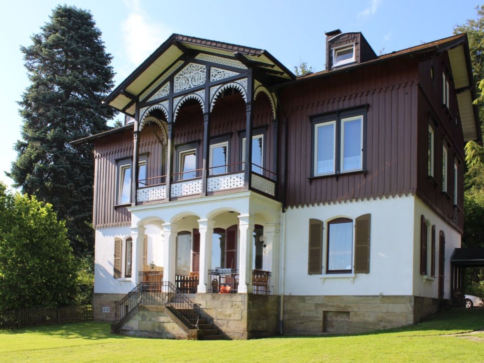 Our holiday flat is located in a lovingly restored, listed villa on the outskirts of Bad Harzburg (quiet location) below the Elfenstein.The furnishings are rustic and in good condition. The apartment ..