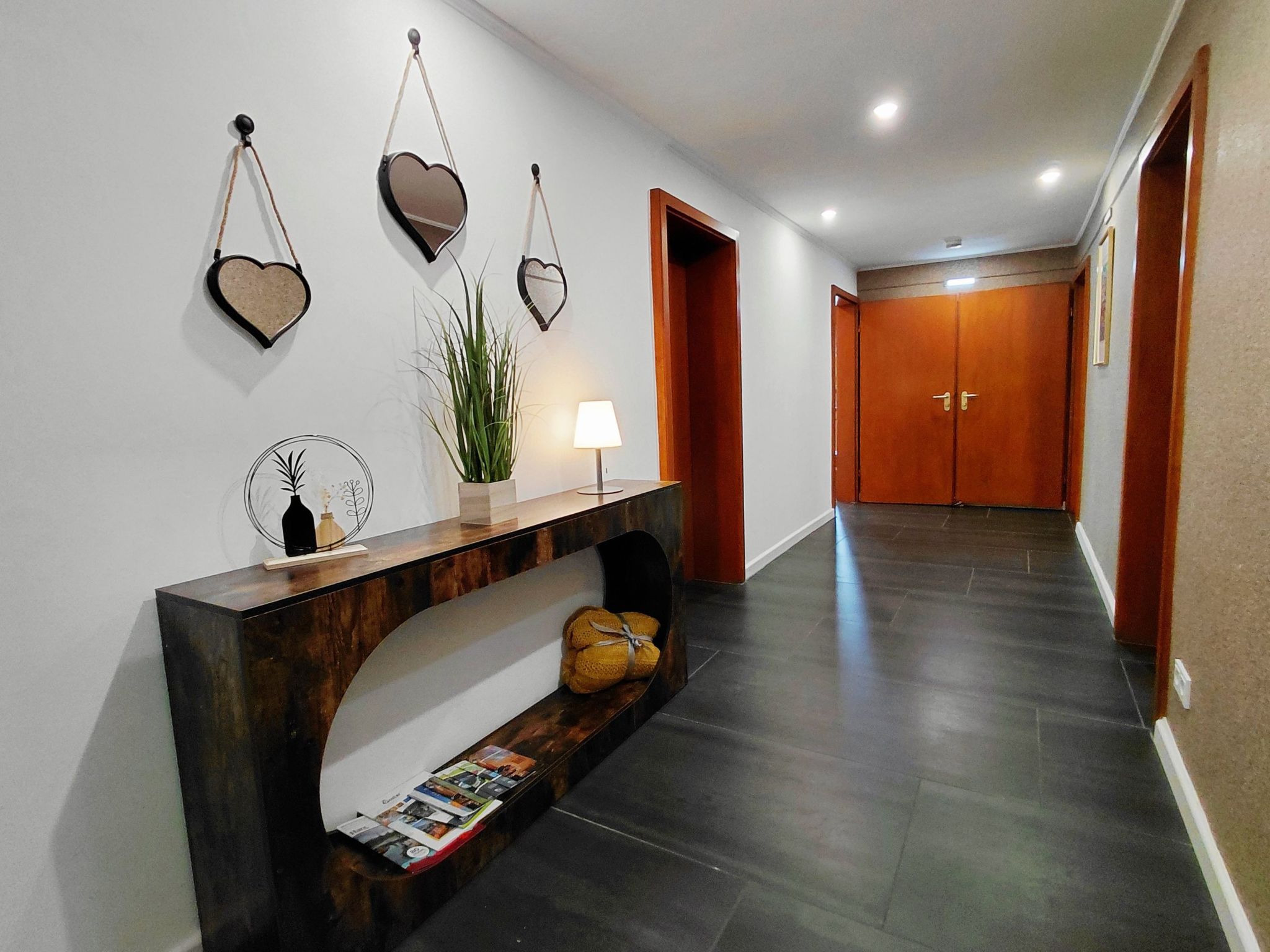 Wanderfalke II-Drinnen