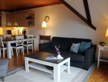 Moderne Ferienwohnung mit Balkon