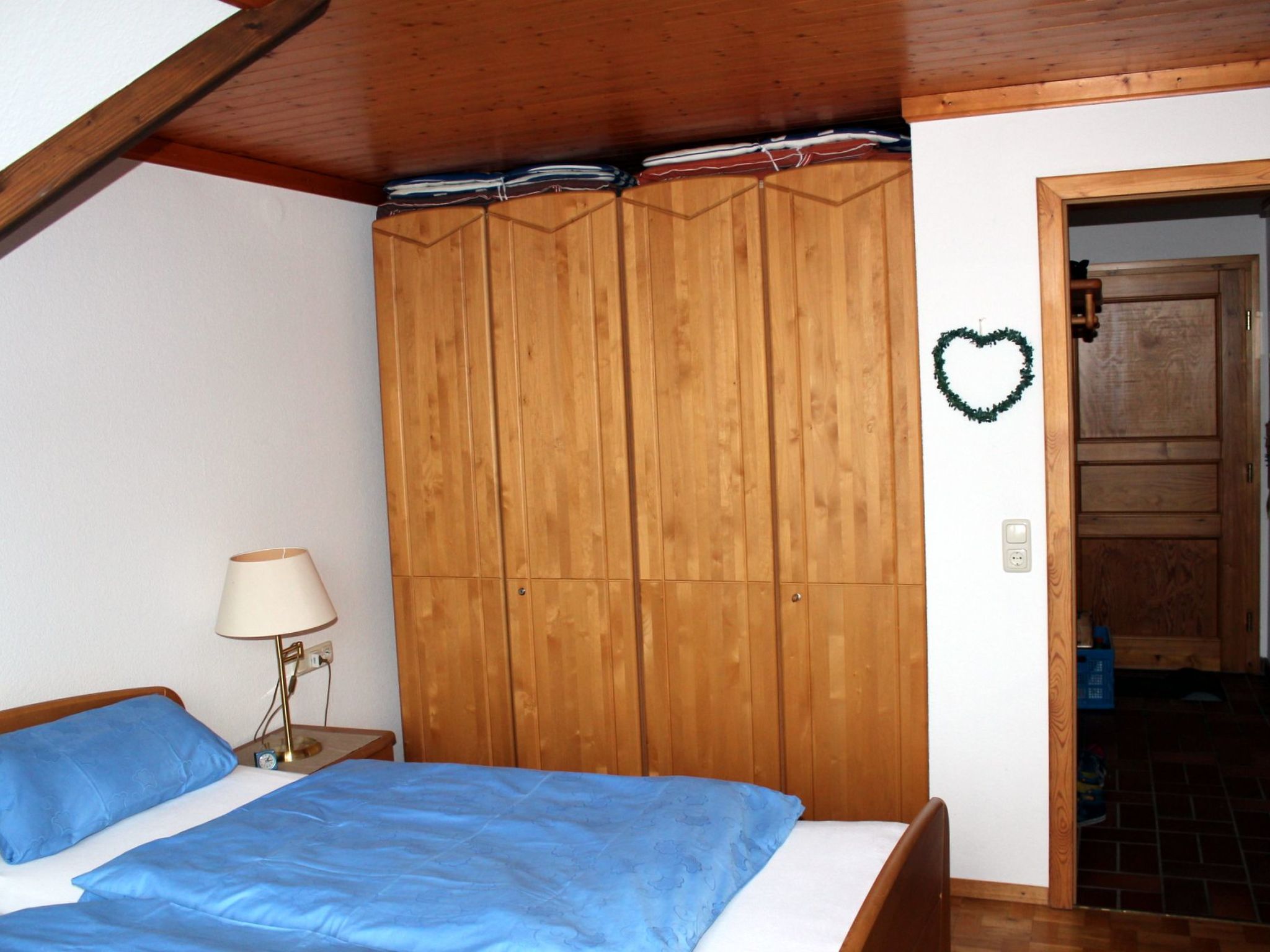 Moderne Ferienwohnung mit Balkon-Drinnen