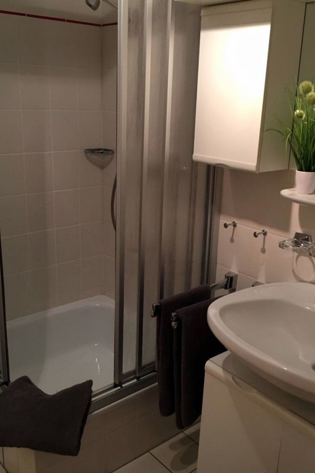 Moderne Ferienwohnung mit Balkon-Drinnen