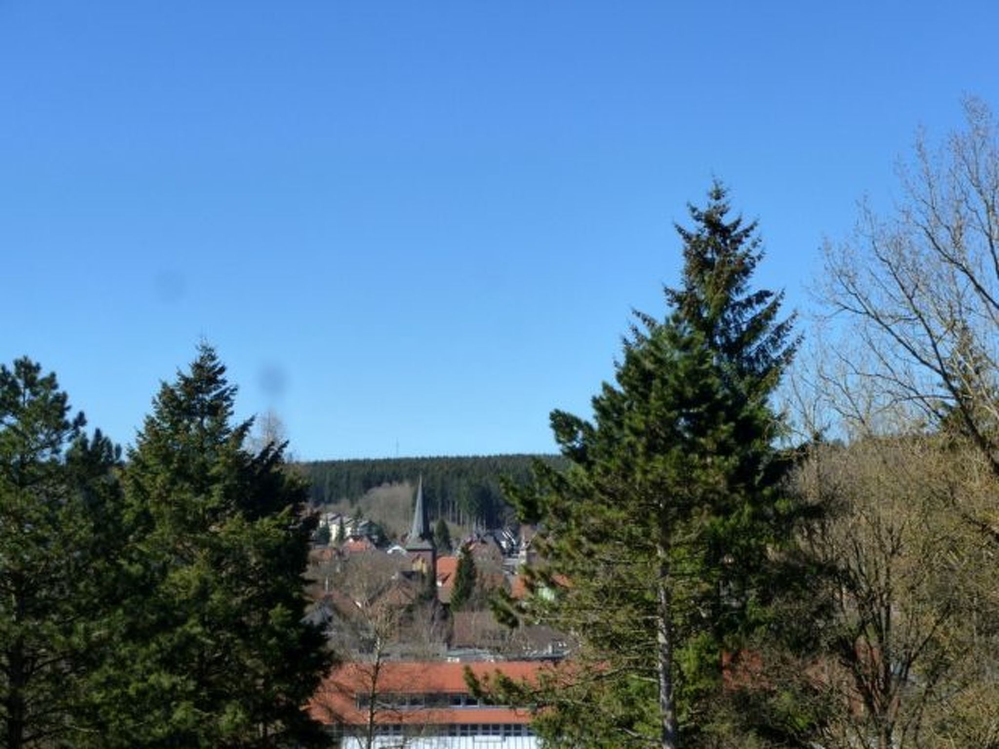 Moderne Ferienwohnung mit Balkon-Drinnen