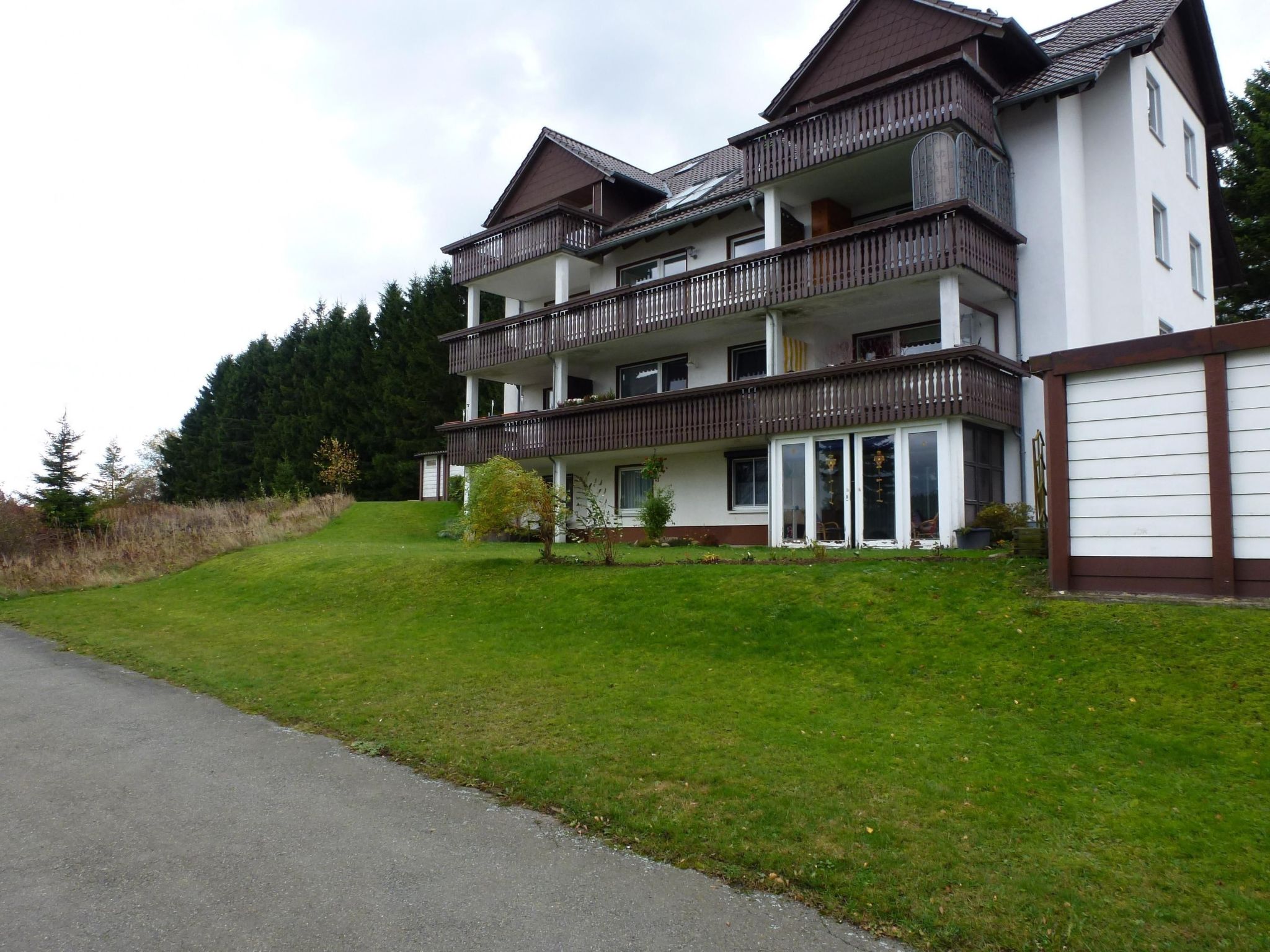 Mit Blick auf die Berge-Drinnen
