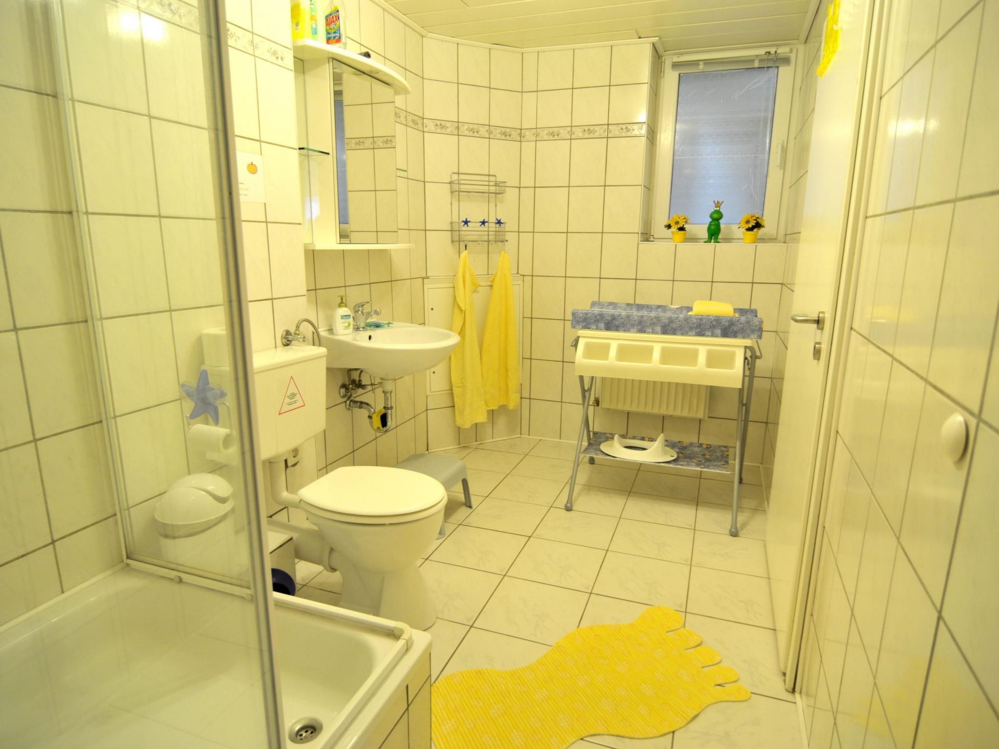 Mit Garten und Spielplatznutzung-Drinnen