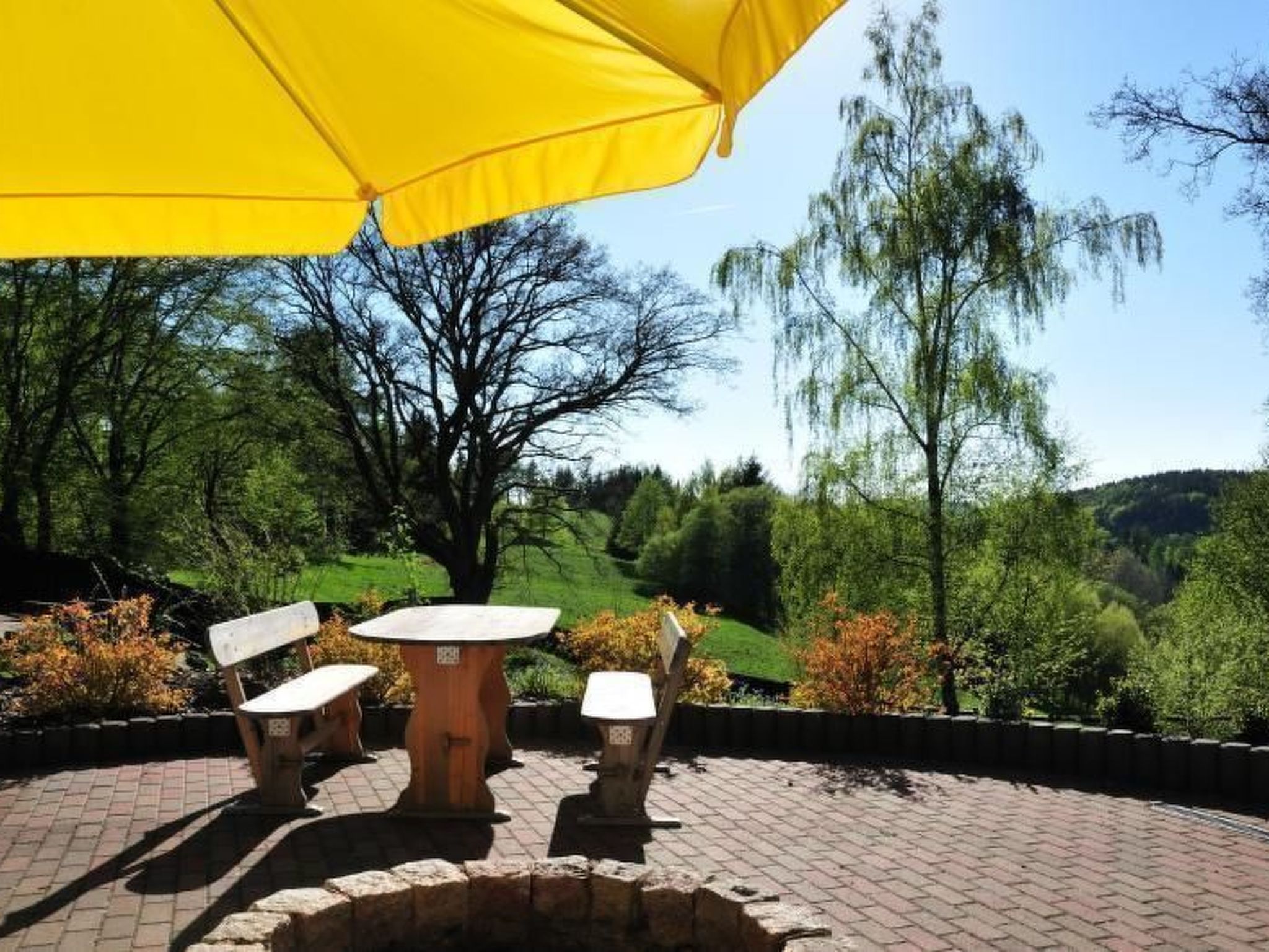 Mit Spielplatz, Garten und Fernsicht-Drinnen