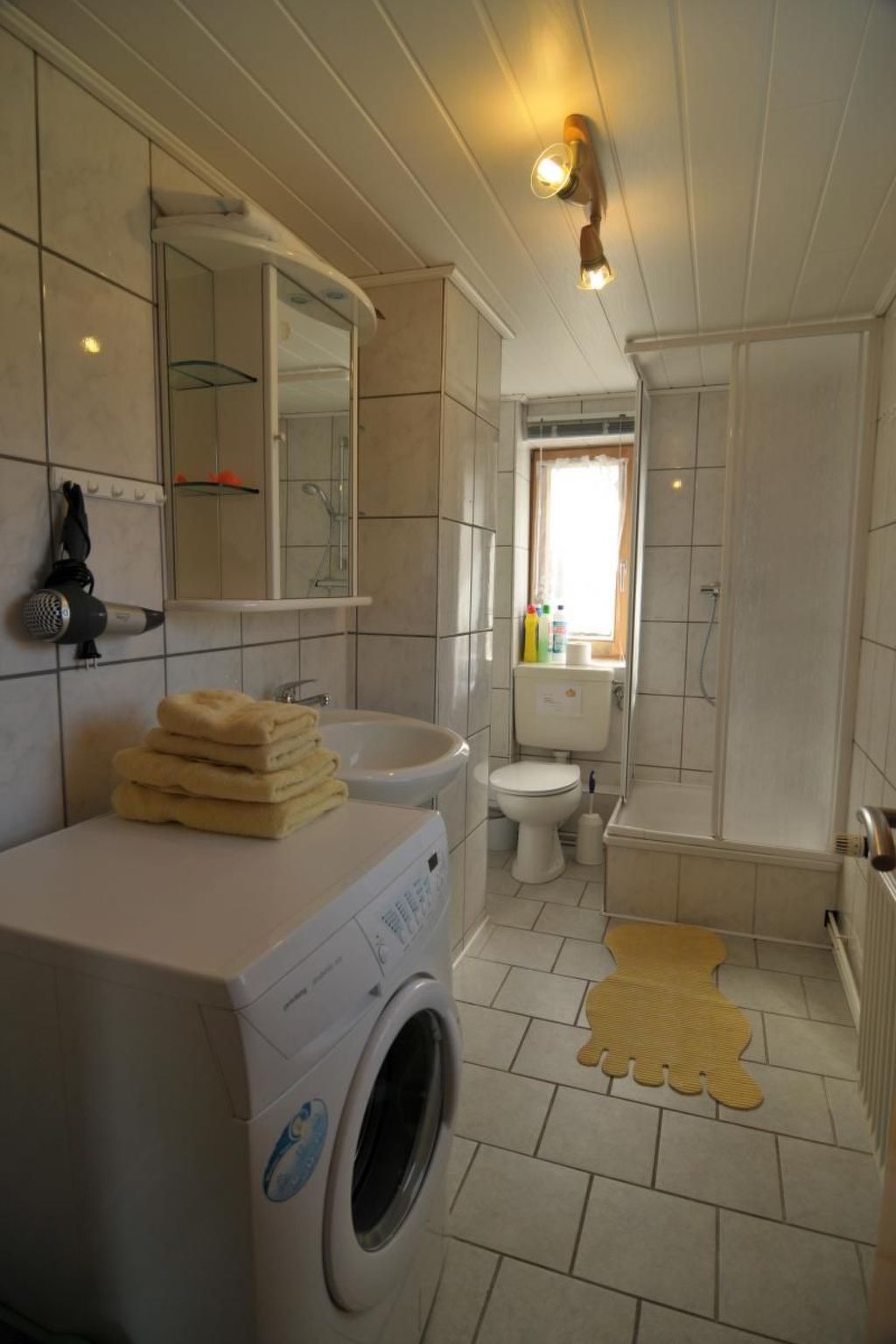 Mit Spielplatz, Garten und Fernsicht-Drinnen