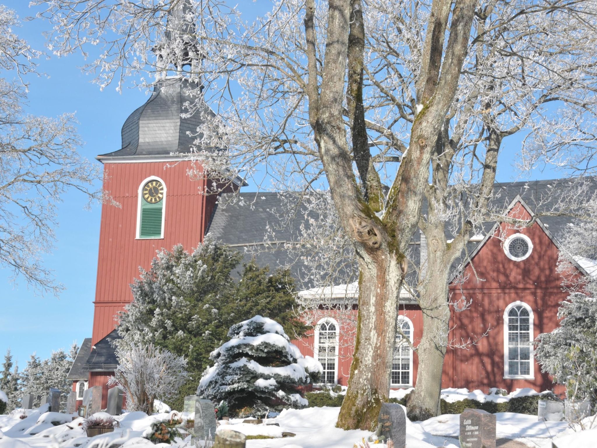 Mit Spielplatz, Garten und Fernsicht-Drinnen