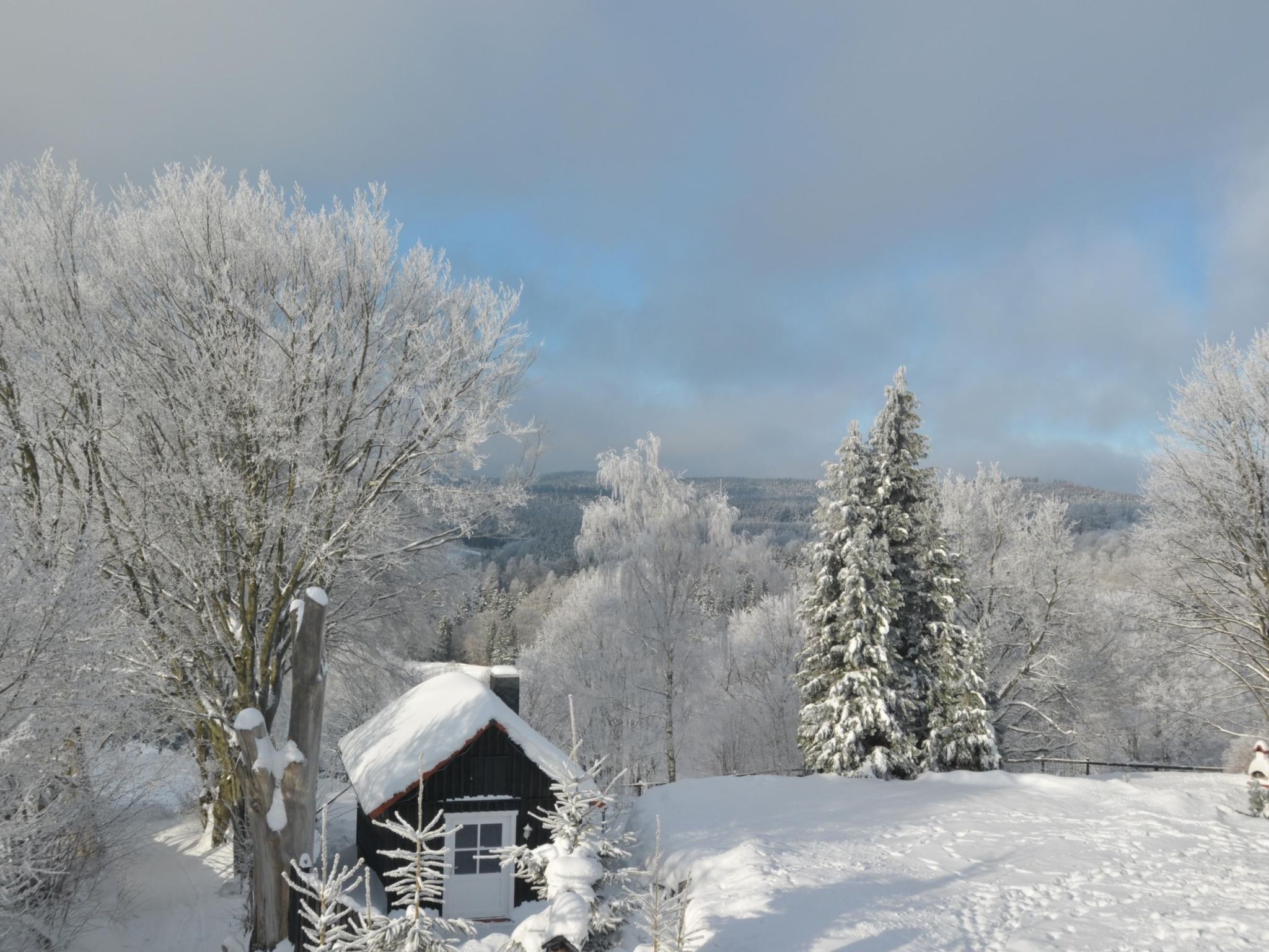 Mit Spielplatz, Garten und Fernsicht-Drinnen