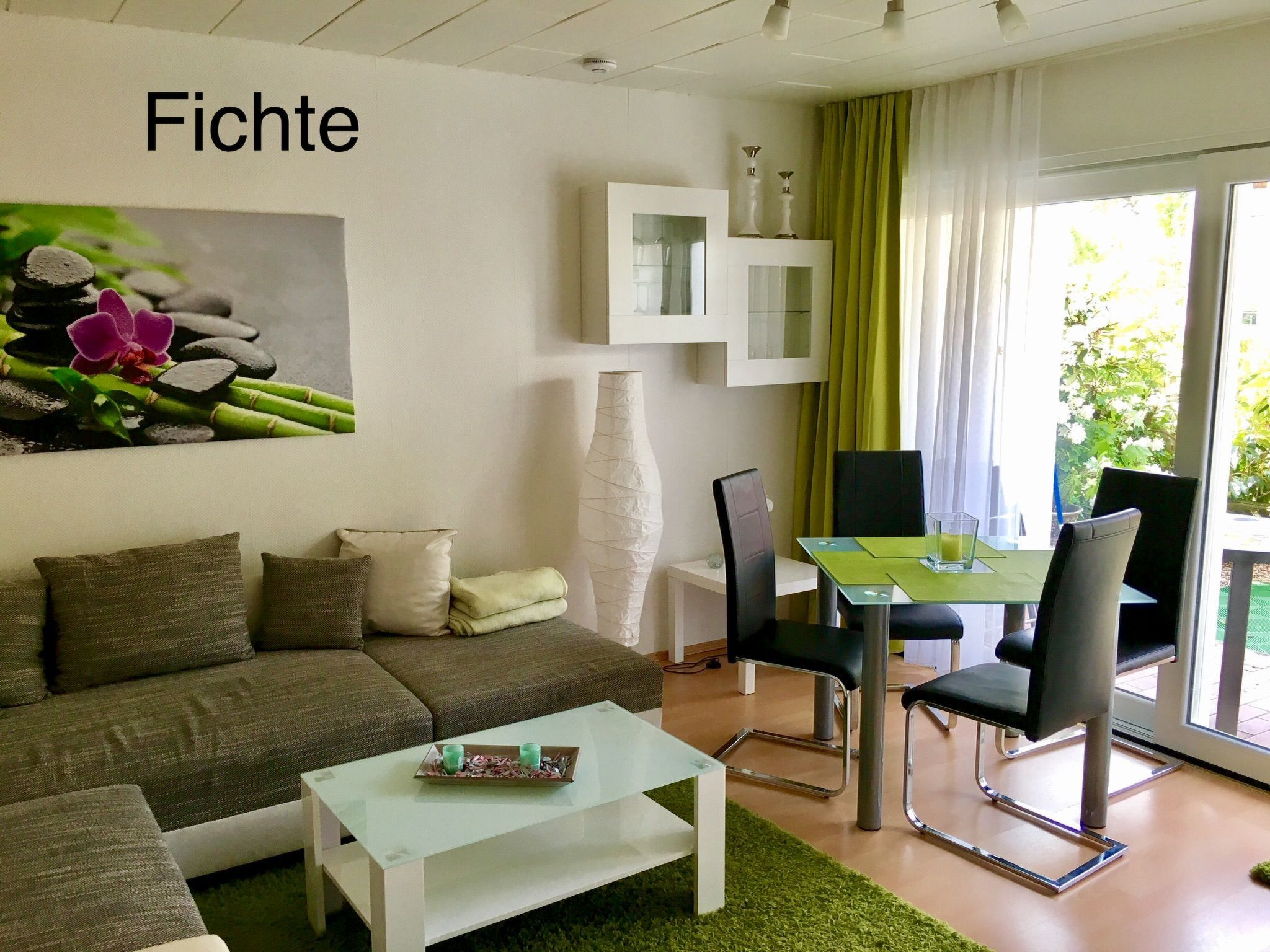 Für zwei bis vier Personen, WLAN