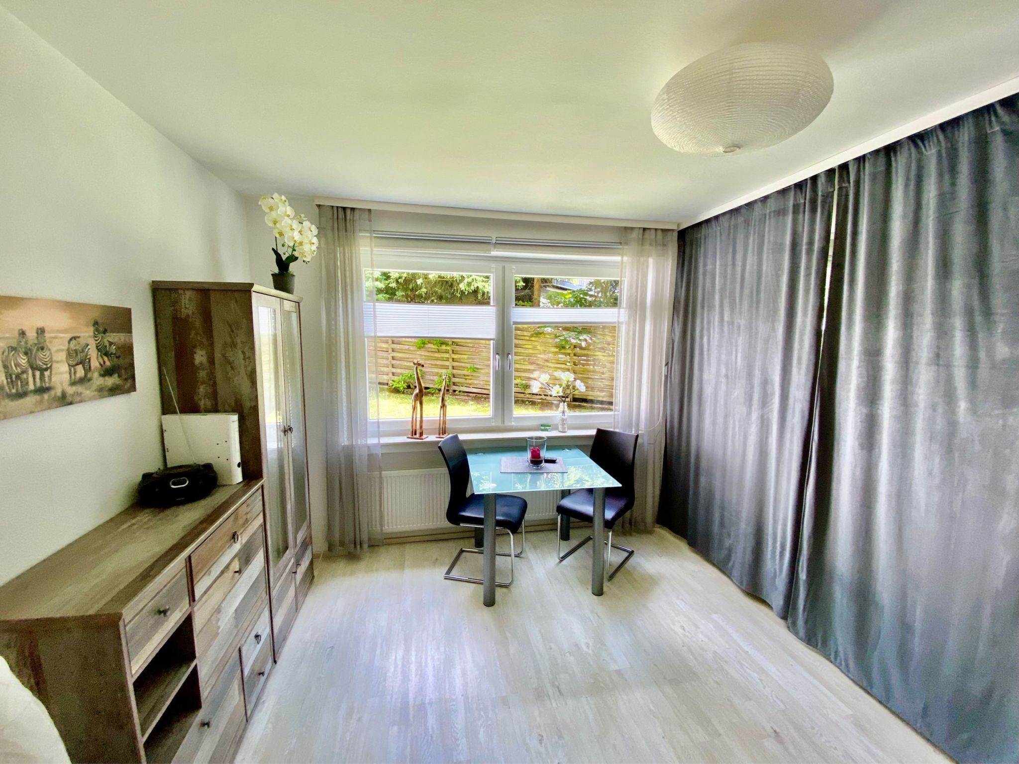 Für zwei Personen, WLAN vorhanden-Image-tags.info