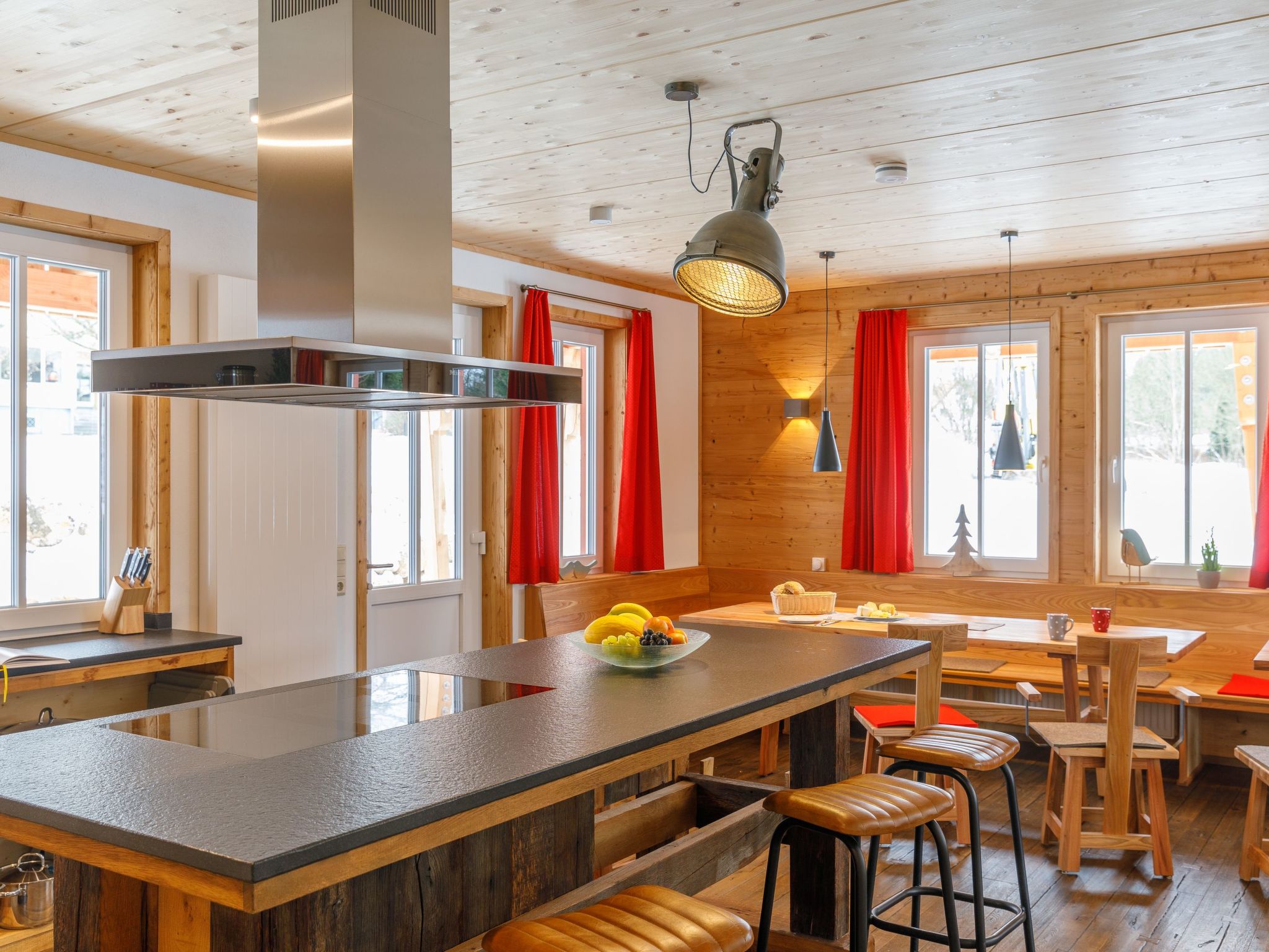 Bergwiesenalm-Drinnen