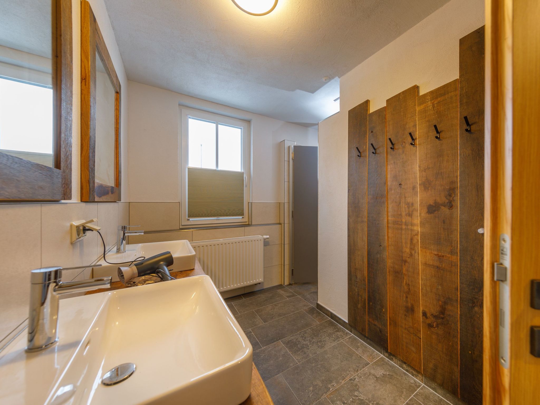 Bergwiesenalm-Drinnen