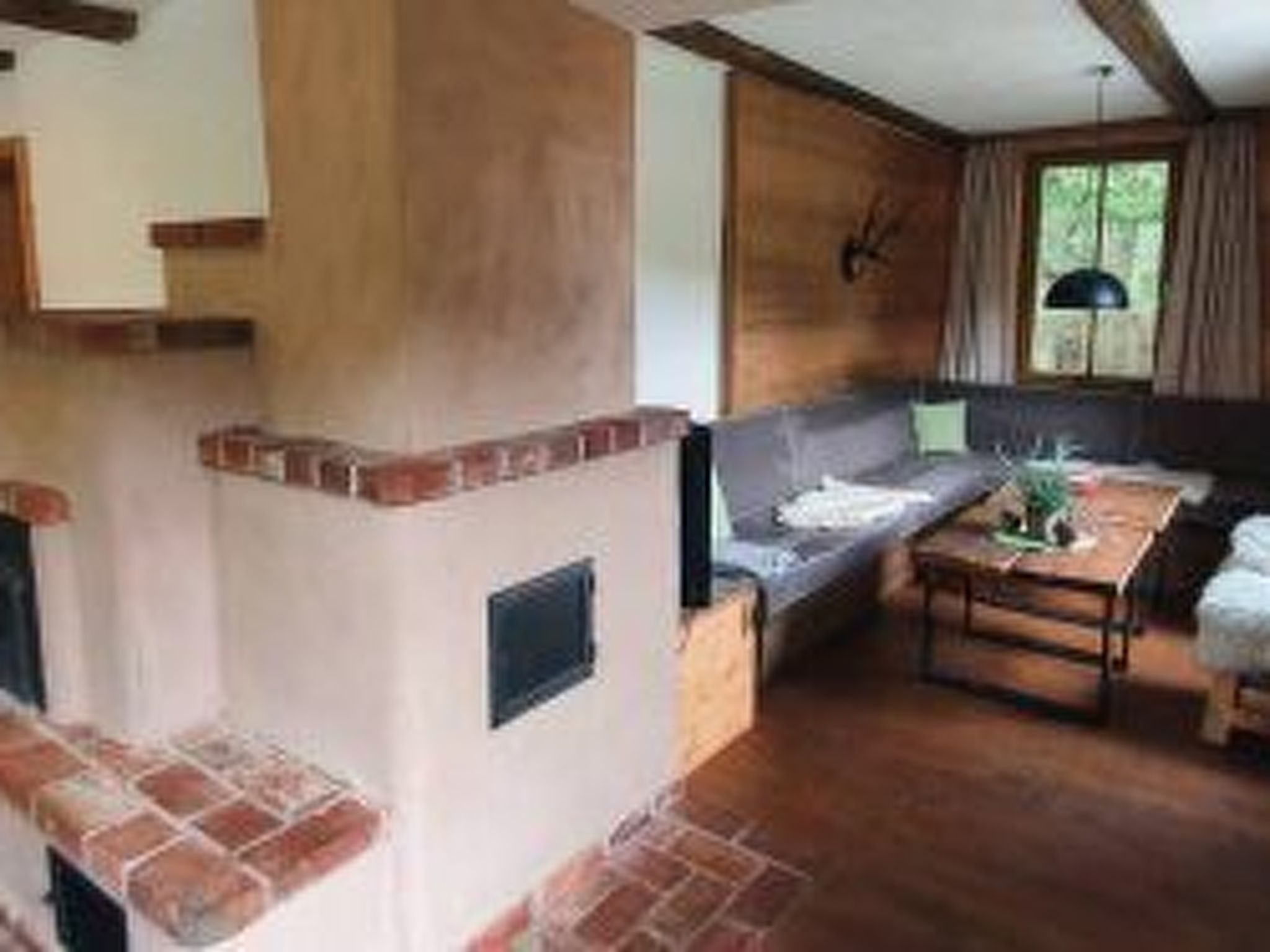 Urgemütliche Gruppenhütte mit Gartensauna-Drinnen