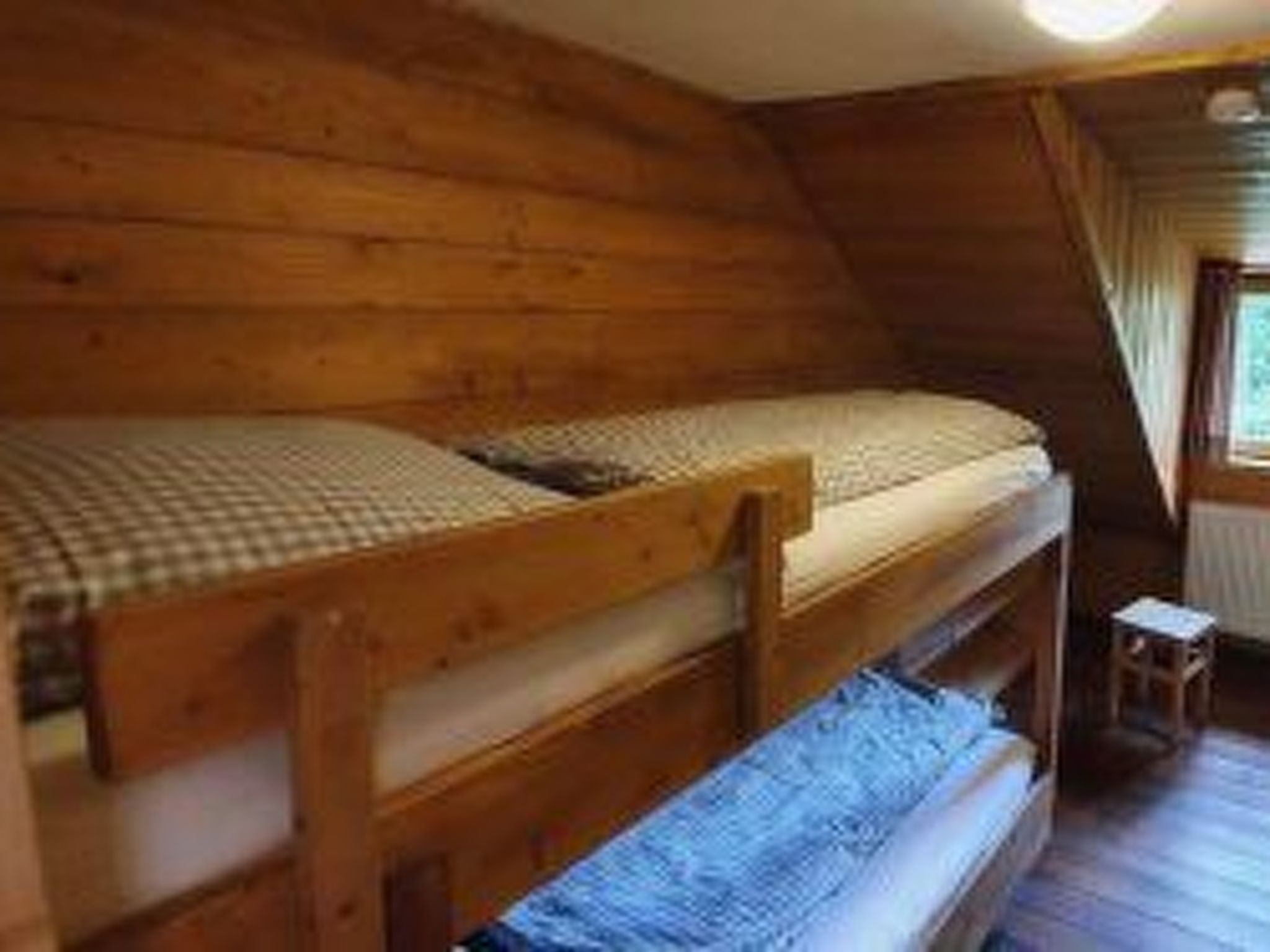 Urgemütliche Gruppenhütte mit Gartensauna-Drinnen