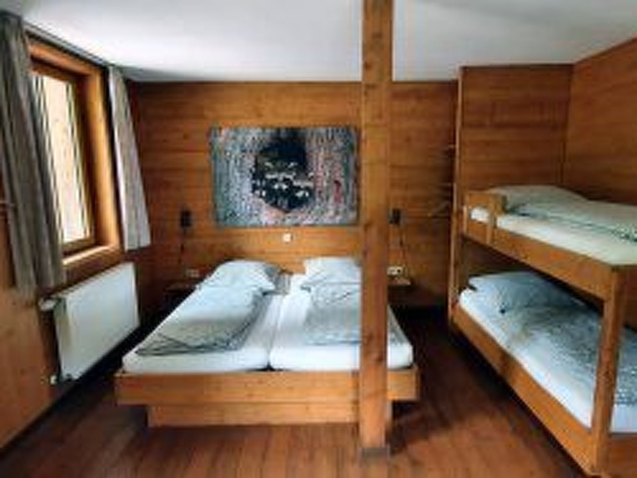 Urgemütliche Gruppenhütte mit Gartensauna-Drinnen