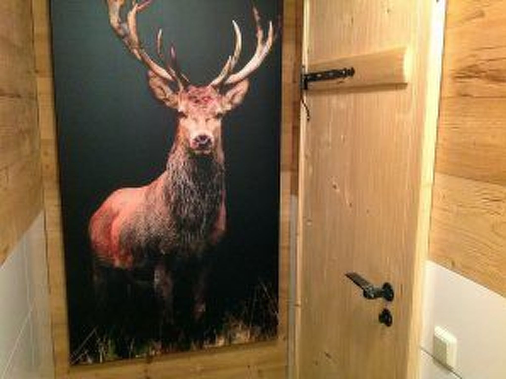 Urgemütliche Gruppenhütte mit Gartensauna-Drinnen