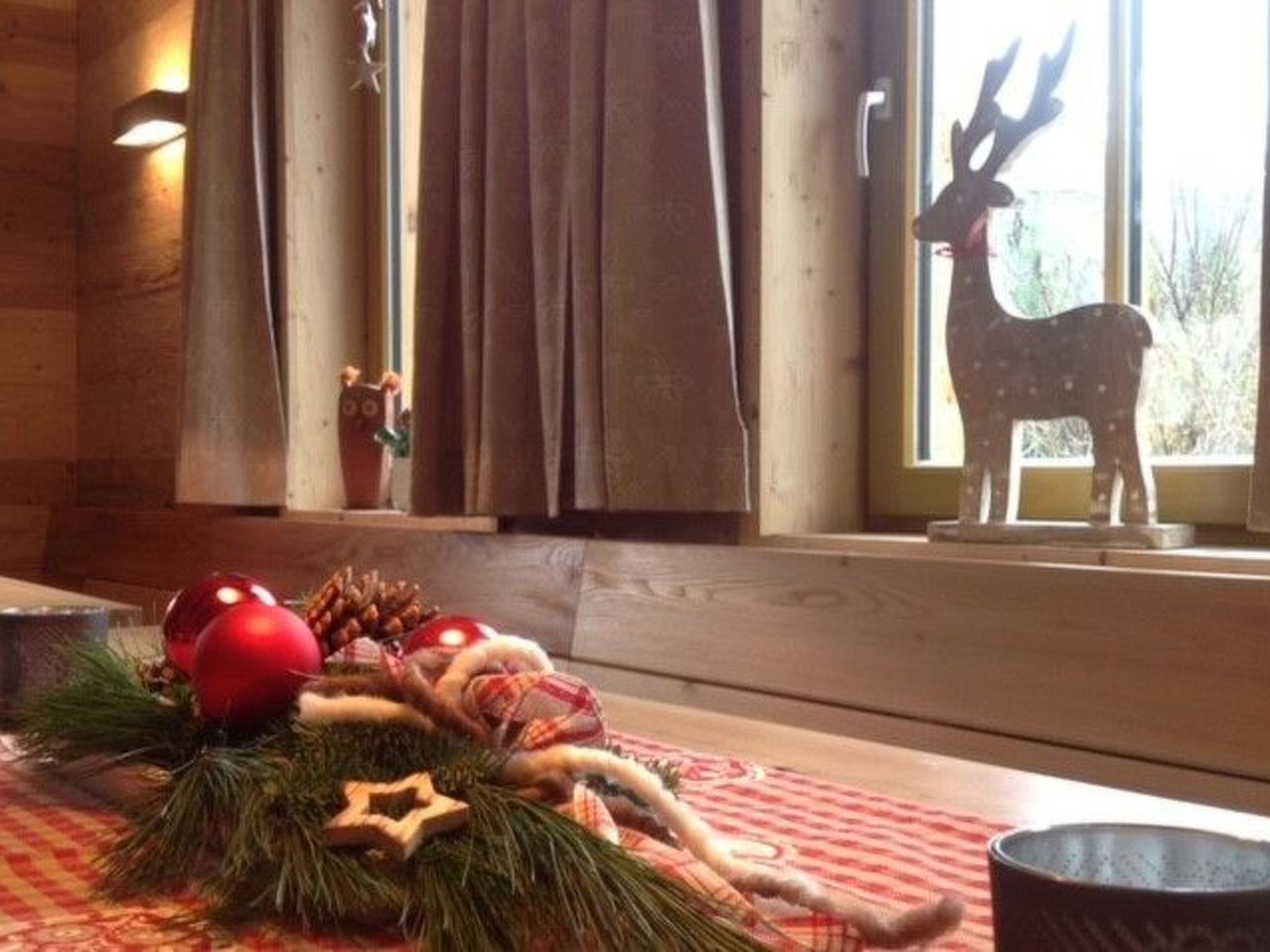 Urgemütliche Gruppenhütte mit Gartensauna-Drinnen