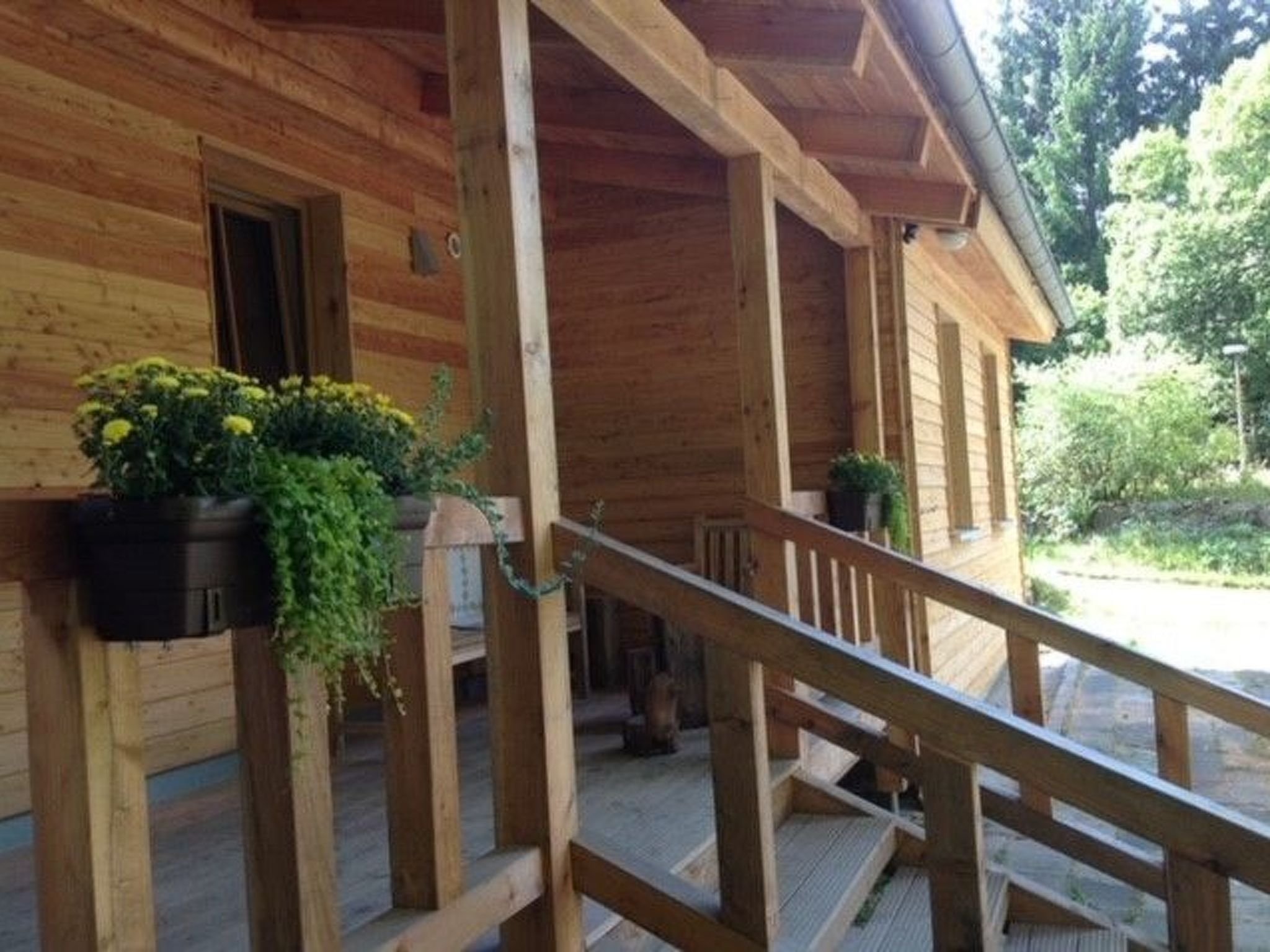 Urgemütliche Gruppenhütte mit Gartensauna-Drinnen